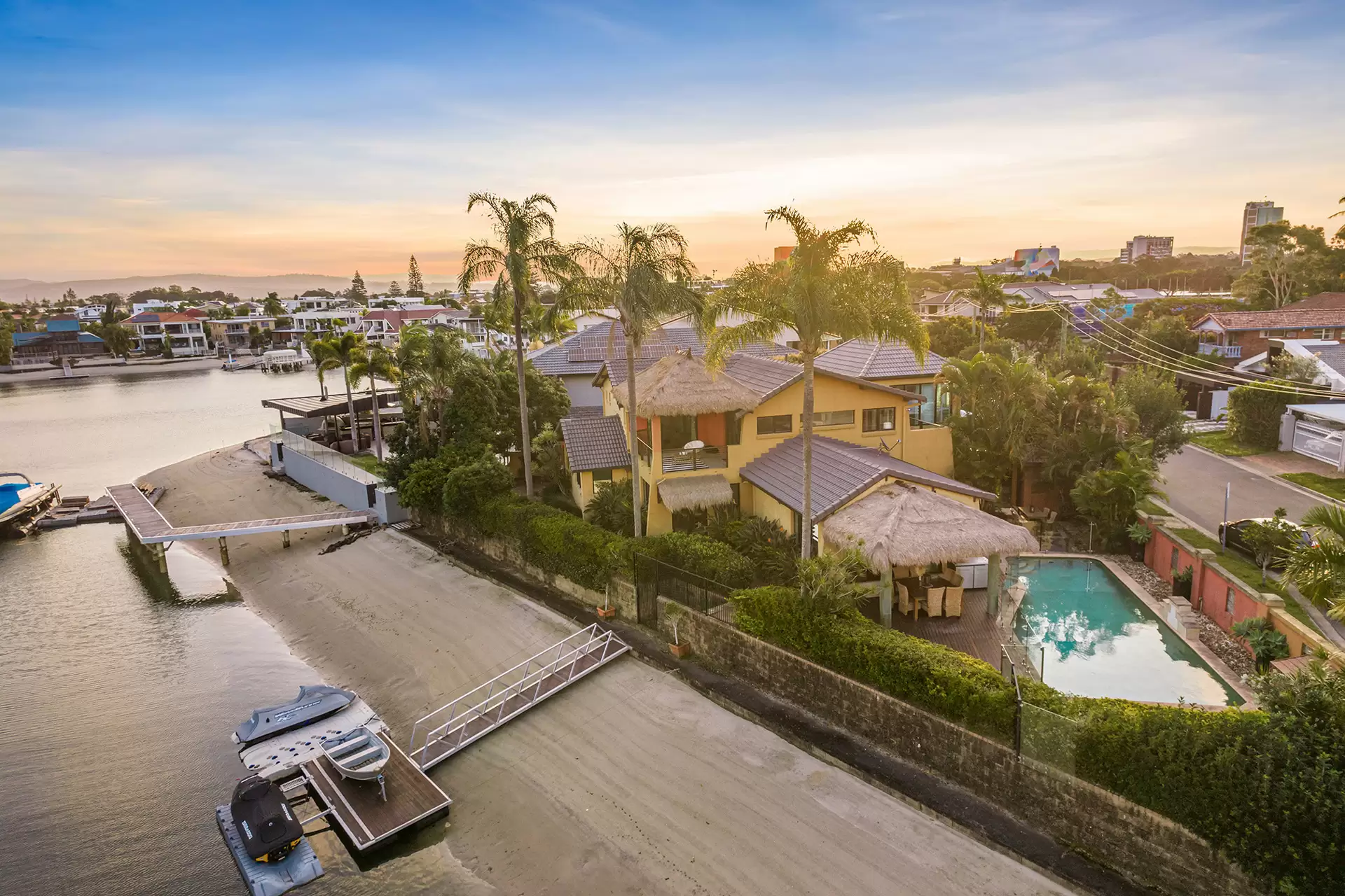 51 Sunrise Boulevard, Surfers Paradise Sold by Queensland Sotheby's International Realty - image 1