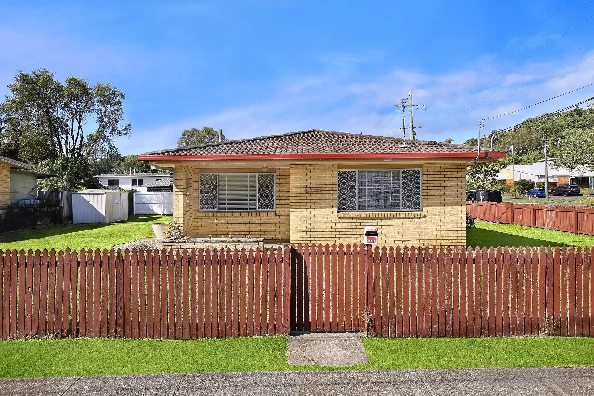 8 Banjo Street, Burleigh Heads Sold by Queensland Sotheby's International Realty - image 1