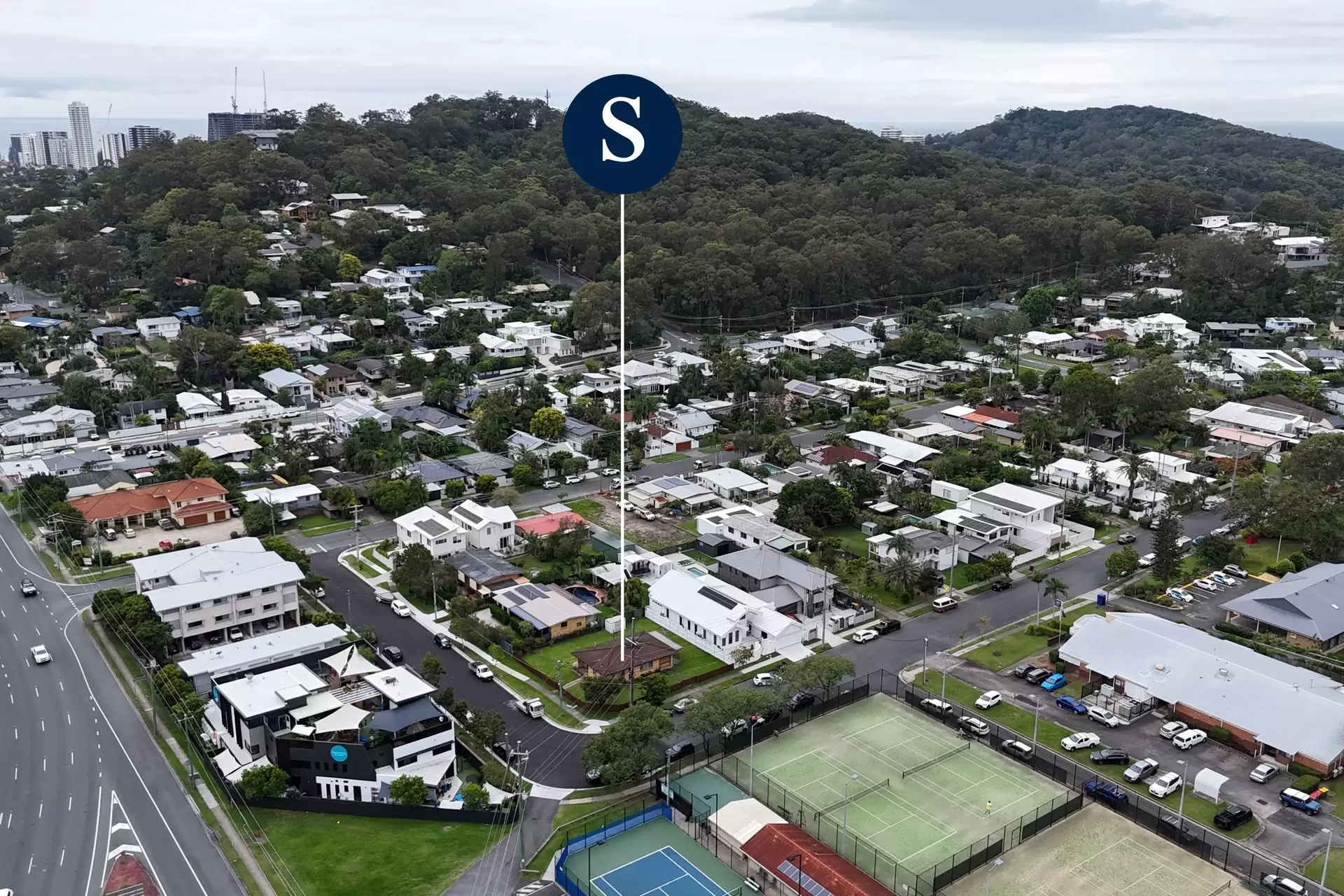 8 Banjo Street, Burleigh Heads Sold by  - image 1