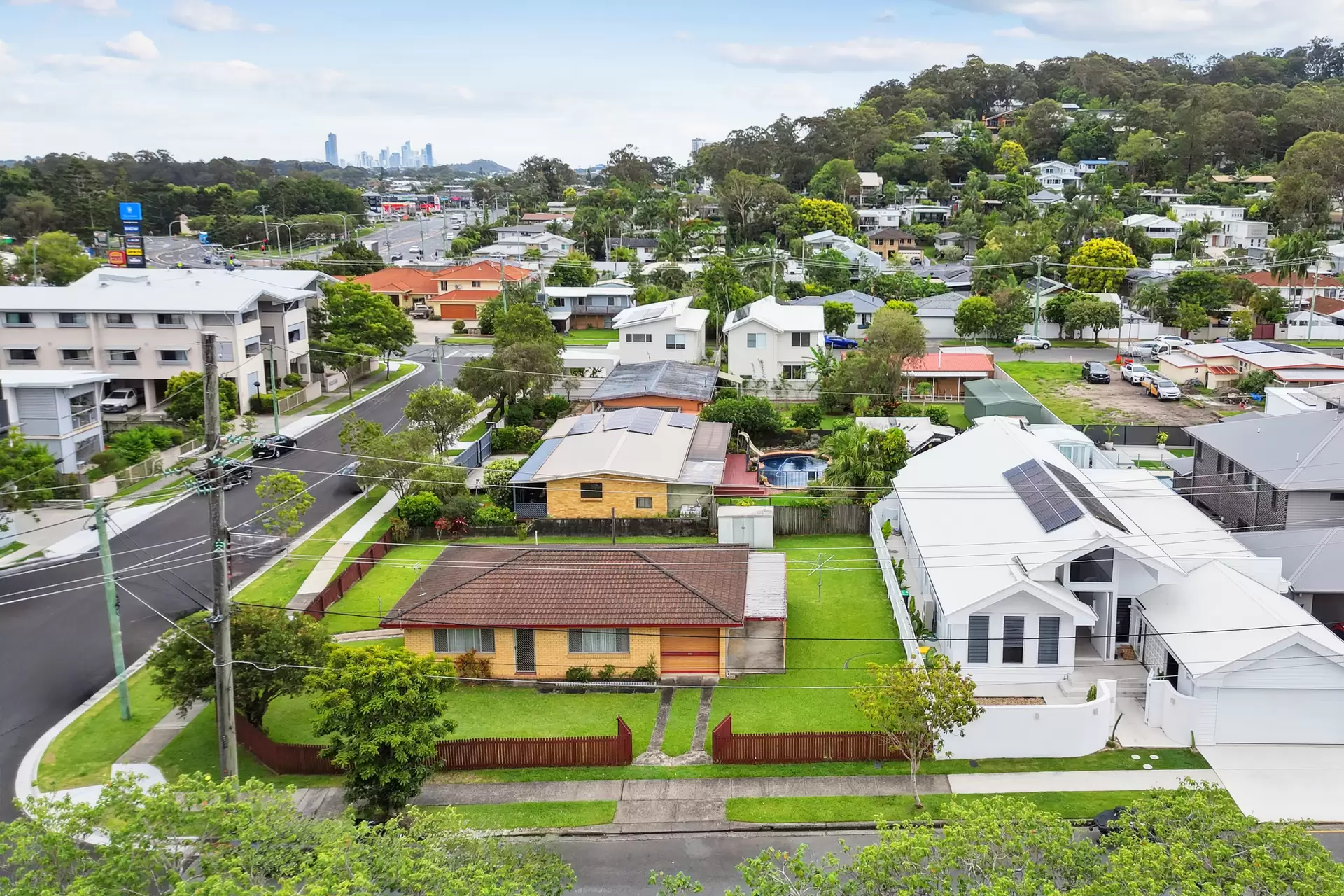 8 Banjo Street, Burleigh Heads Sold by Queensland Sotheby's International Realty - image 1