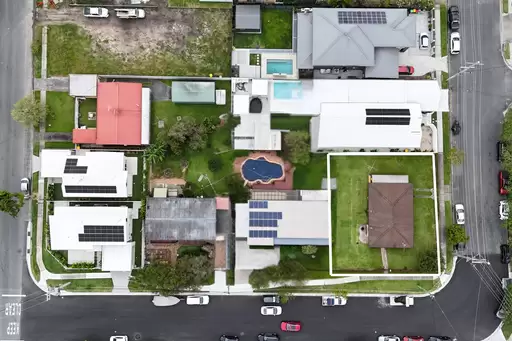 8 Banjo Street, Burleigh Heads Sold by Queensland Sotheby's International Realty
