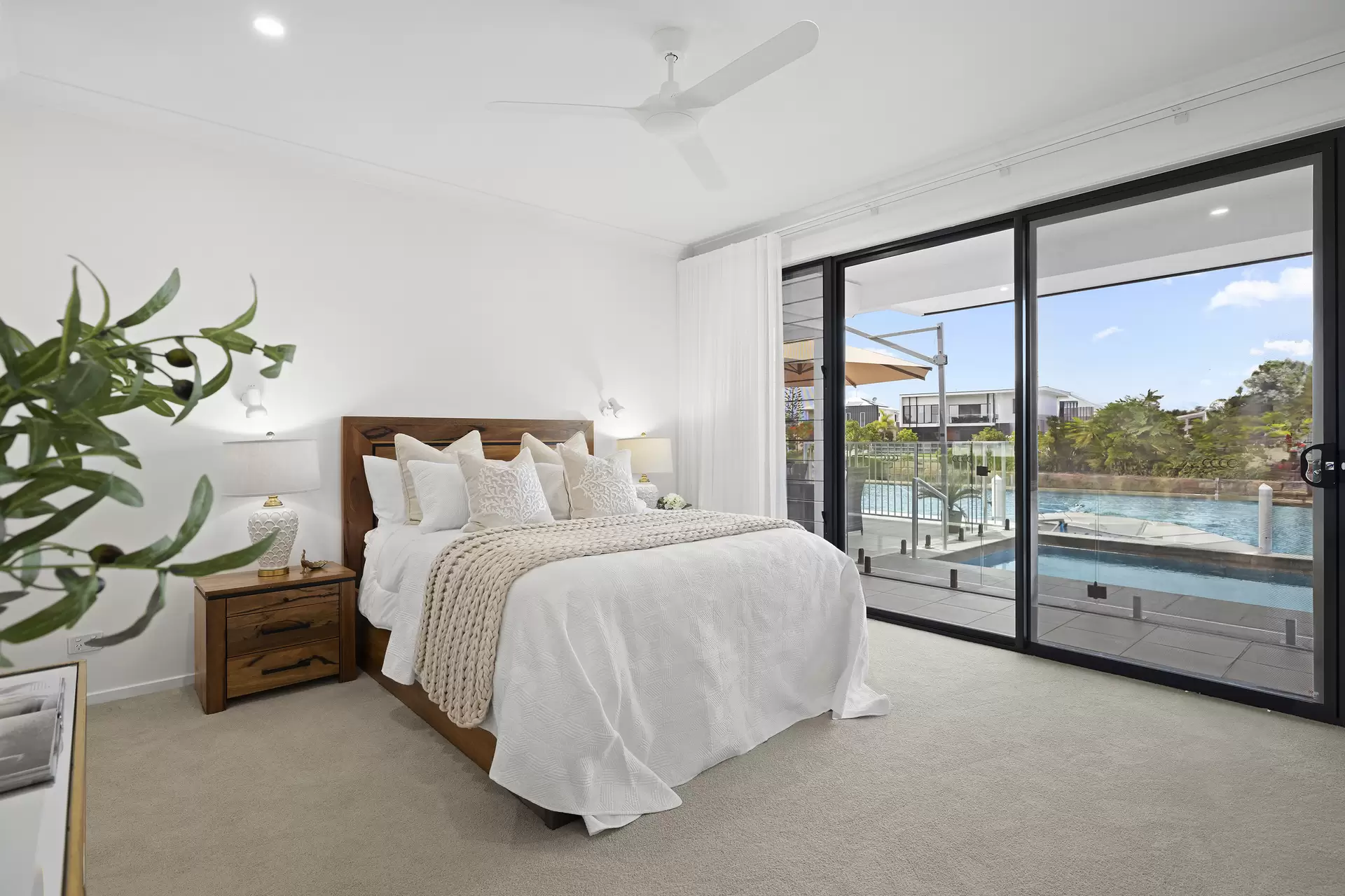 35 Harbourlights Way, Pelican Waters Sold by  - image 1