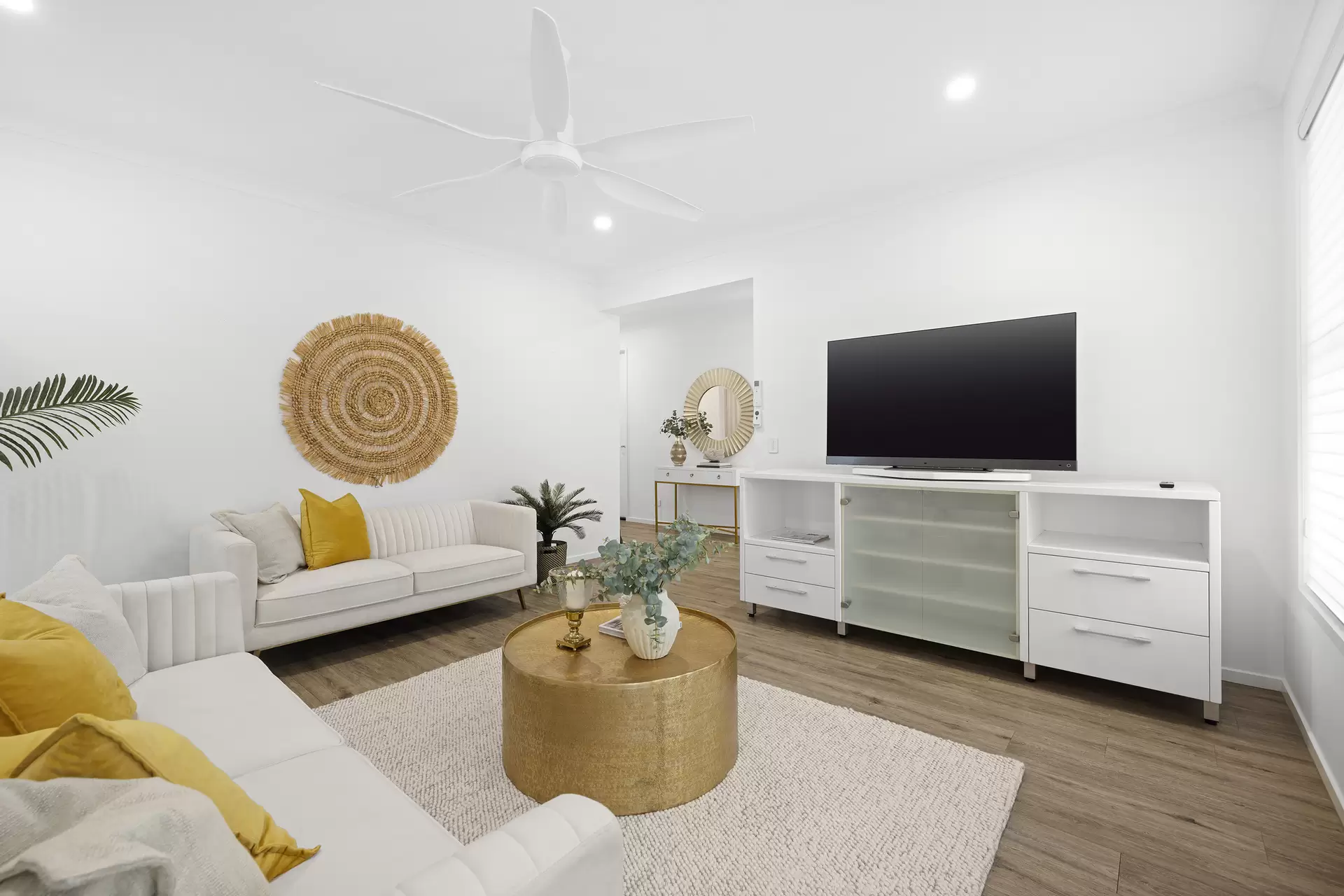 35 Harbourlights Way, Pelican Waters Sold by  - image 1