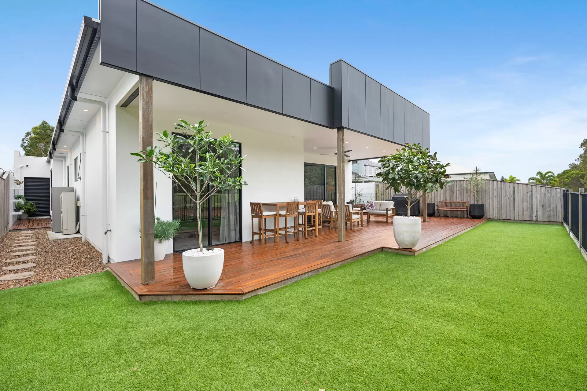 5 Oakmont Court, Peregian Springs Sold by Queensland Sotheby's International Realty - image 1
