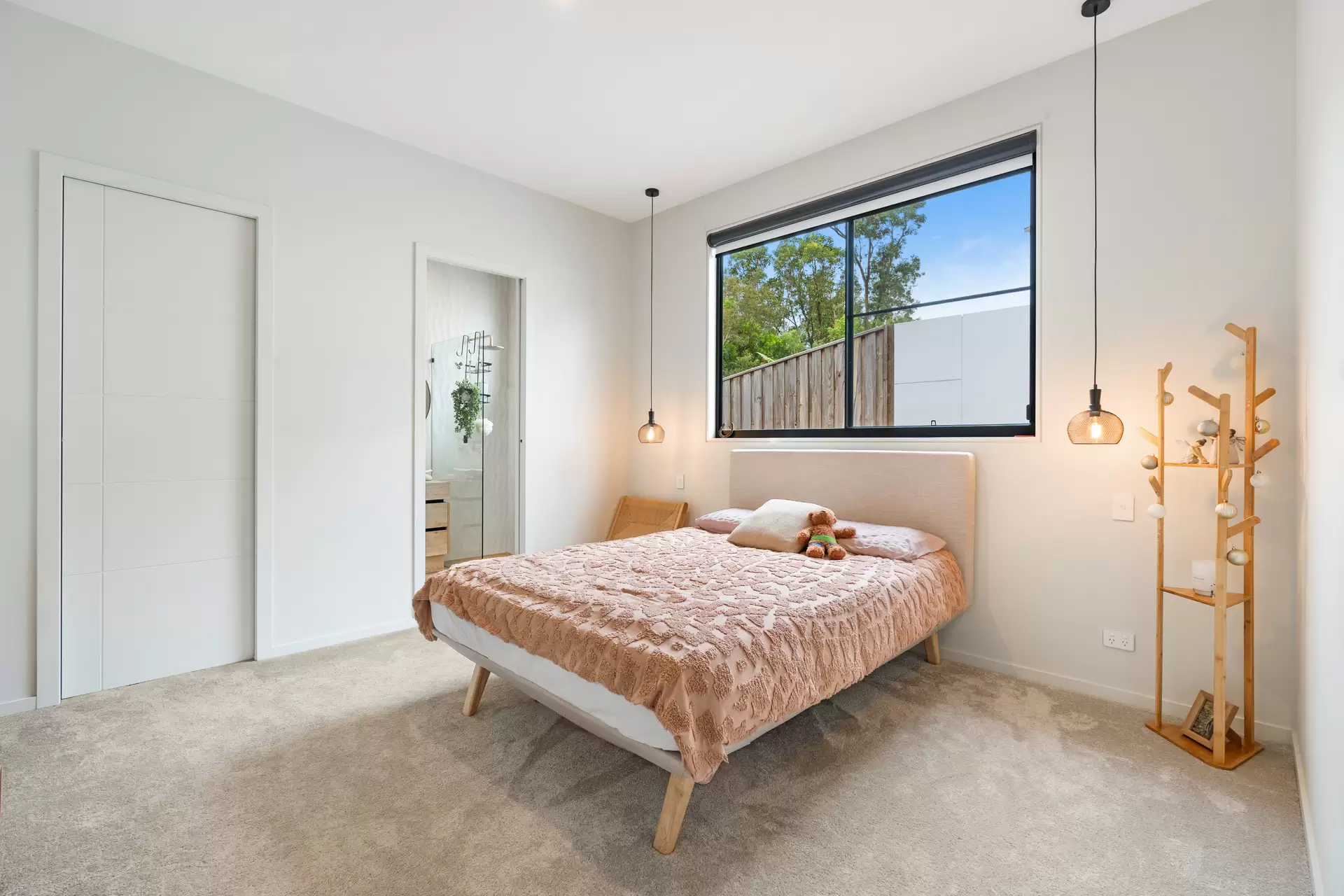5 Oakmont Court, Peregian Springs Sold by Queensland Sotheby's International Realty - image 1