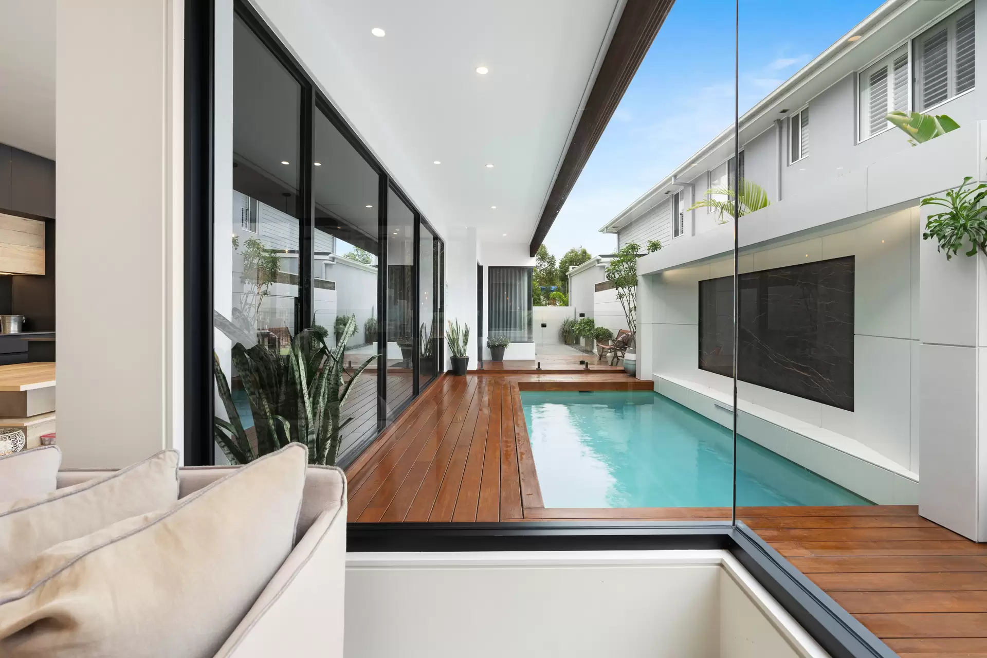 5 Oakmont Court, Peregian Springs Sold by Queensland Sotheby's International Realty - image 1