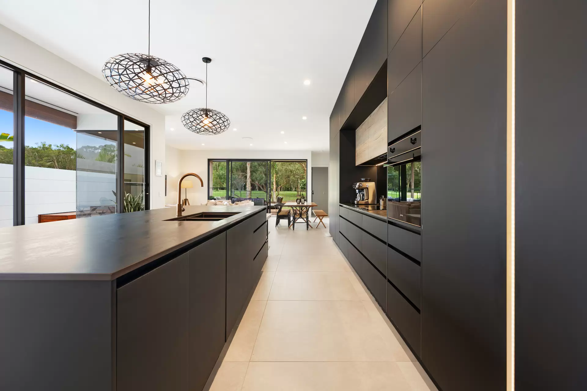 5 Oakmont Court, Peregian Springs Sold by Queensland Sotheby's International Realty - image 1