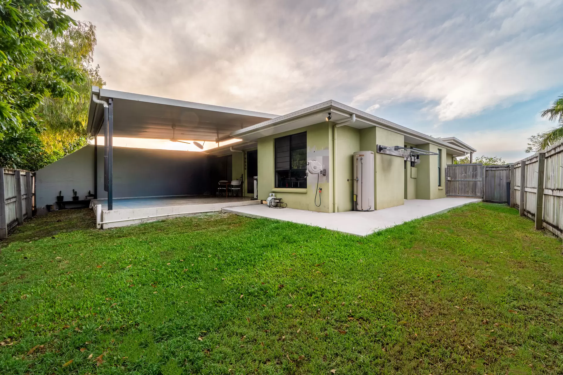 1/38 Banksia Court, Cannonvale Sold by Queensland Sotheby's International Realty - image 1