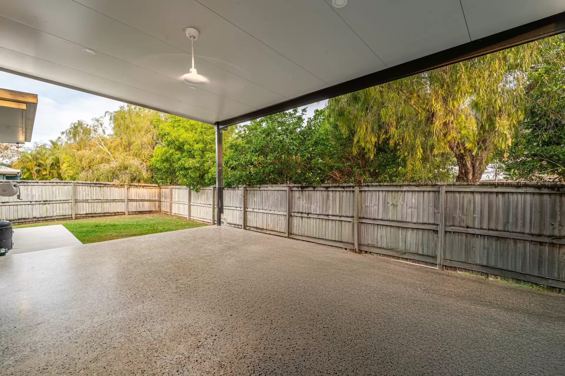 1/38 Banksia Court, Cannonvale Sold by Queensland Sotheby's International Realty - image 1