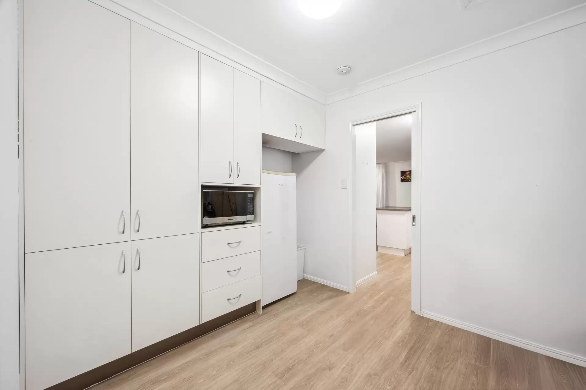 1/38 Banksia Court, Cannonvale Sold by Queensland Sotheby's International Realty - image 1