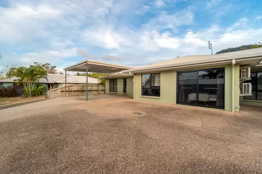 1/38 Banksia Court, Cannonvale Sold by 