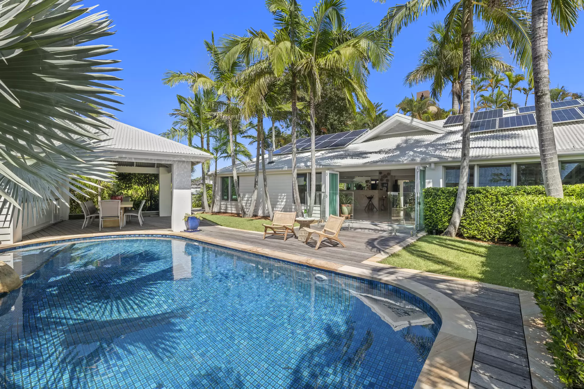 29 Campbell Street, Bundall For Sale by Queensland Sotheby's International Realty - image 1