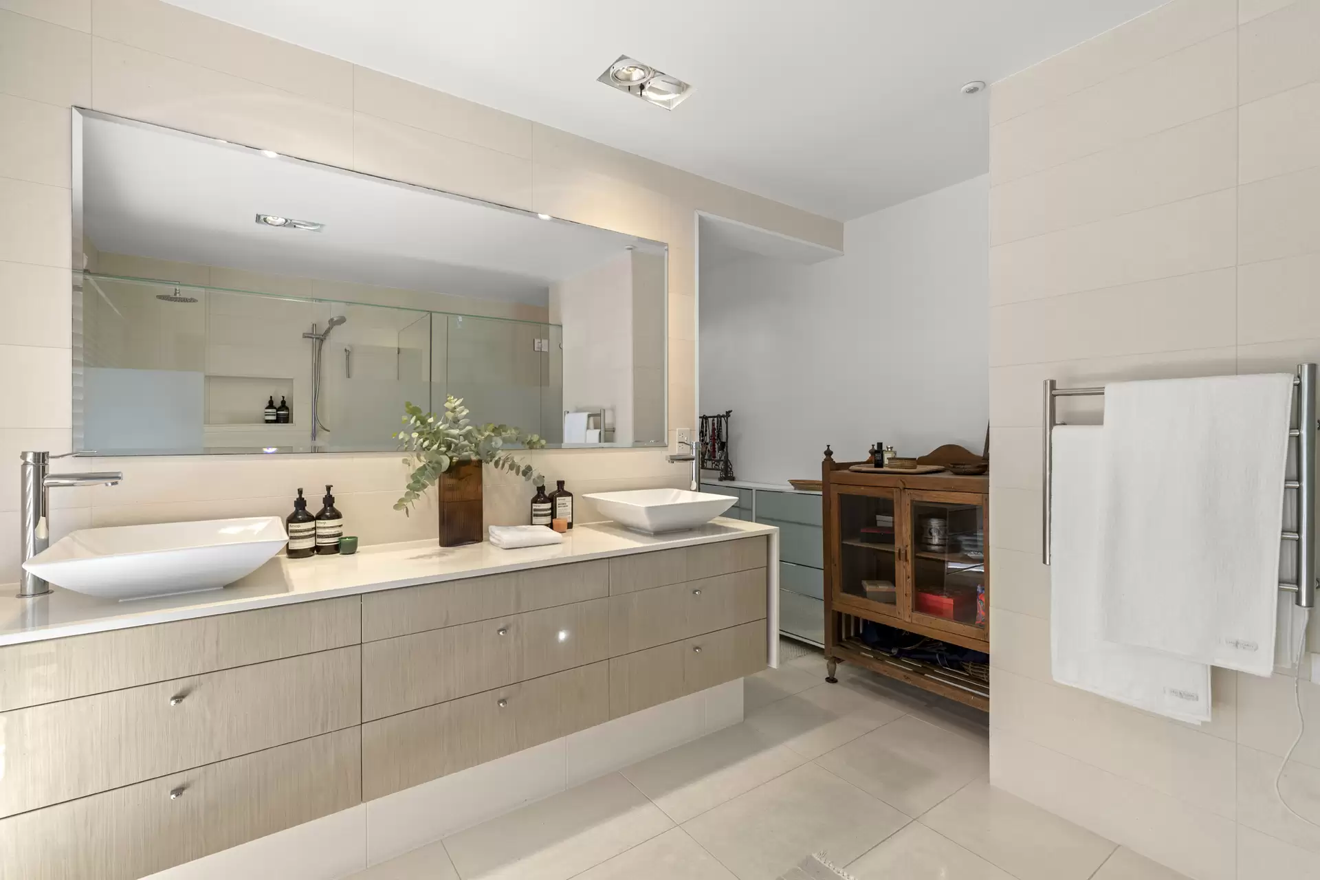 29 Campbell Street, Bundall For Sale by Queensland Sotheby's International Realty - image 1