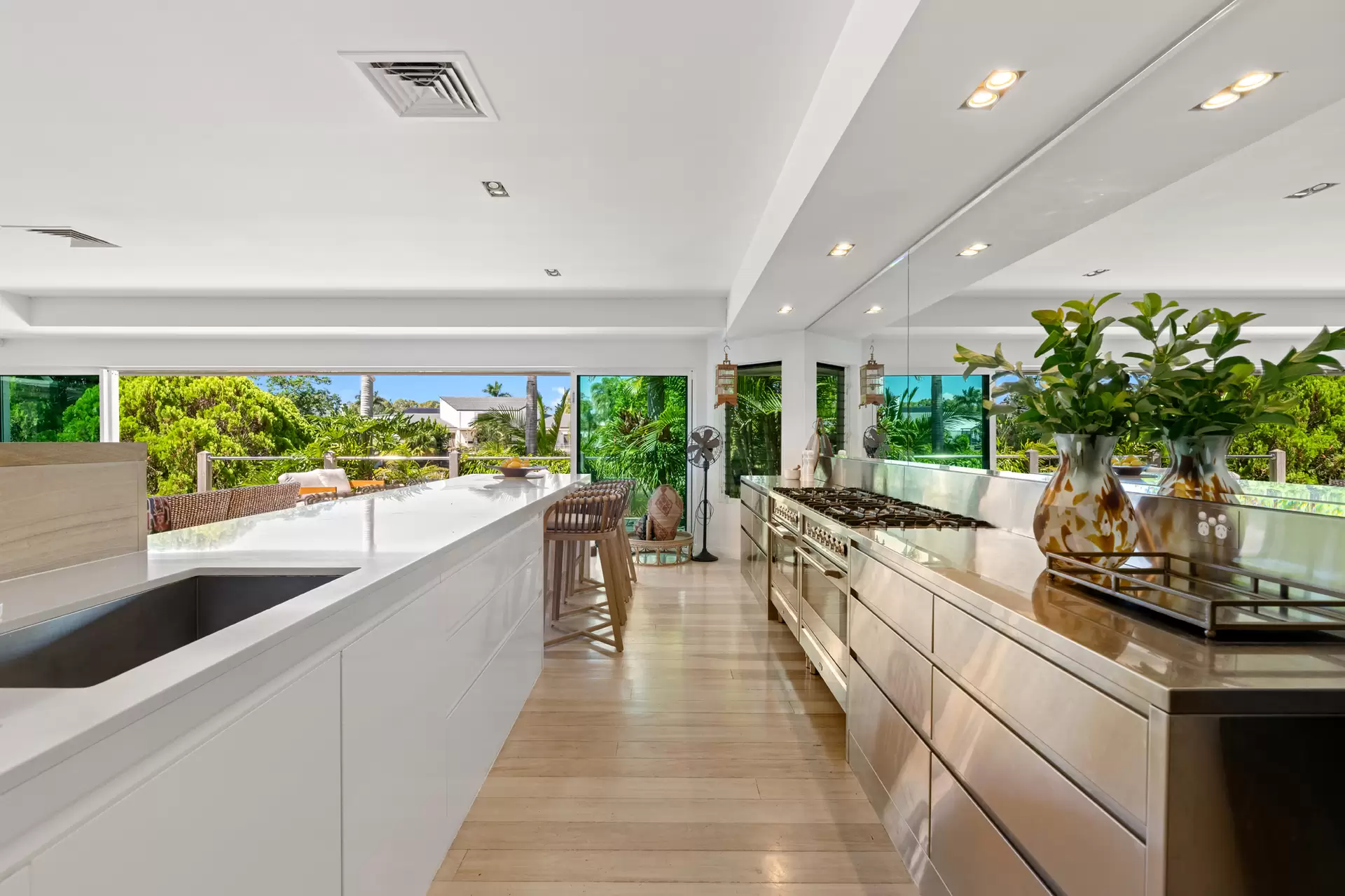 29 Campbell Street, Bundall For Sale by Queensland Sotheby's International Realty - image 1