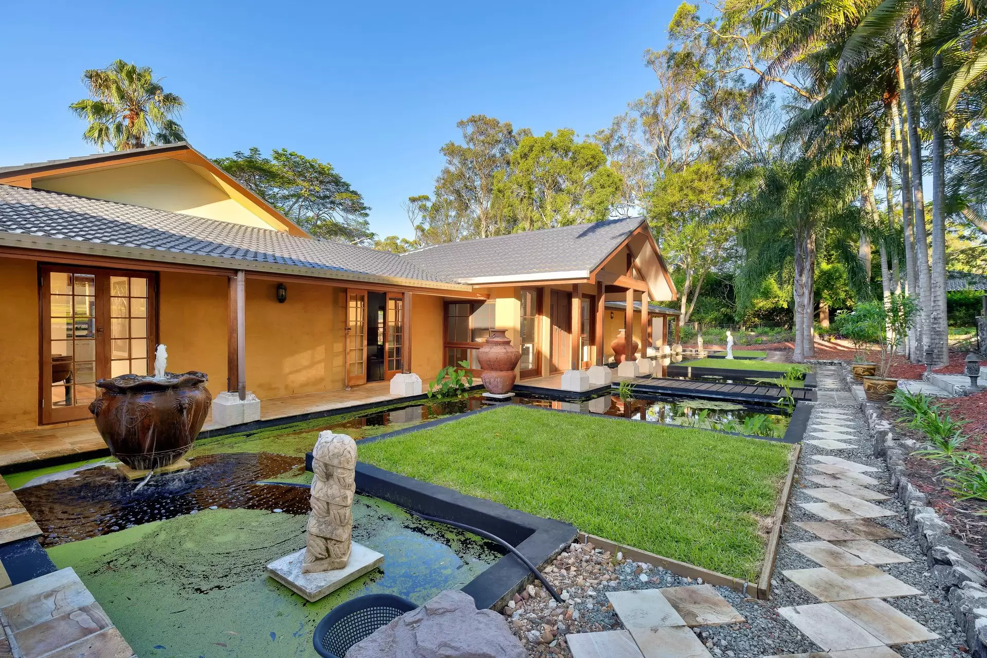64 Oakridge Street, Burbank Sold by  - image 1