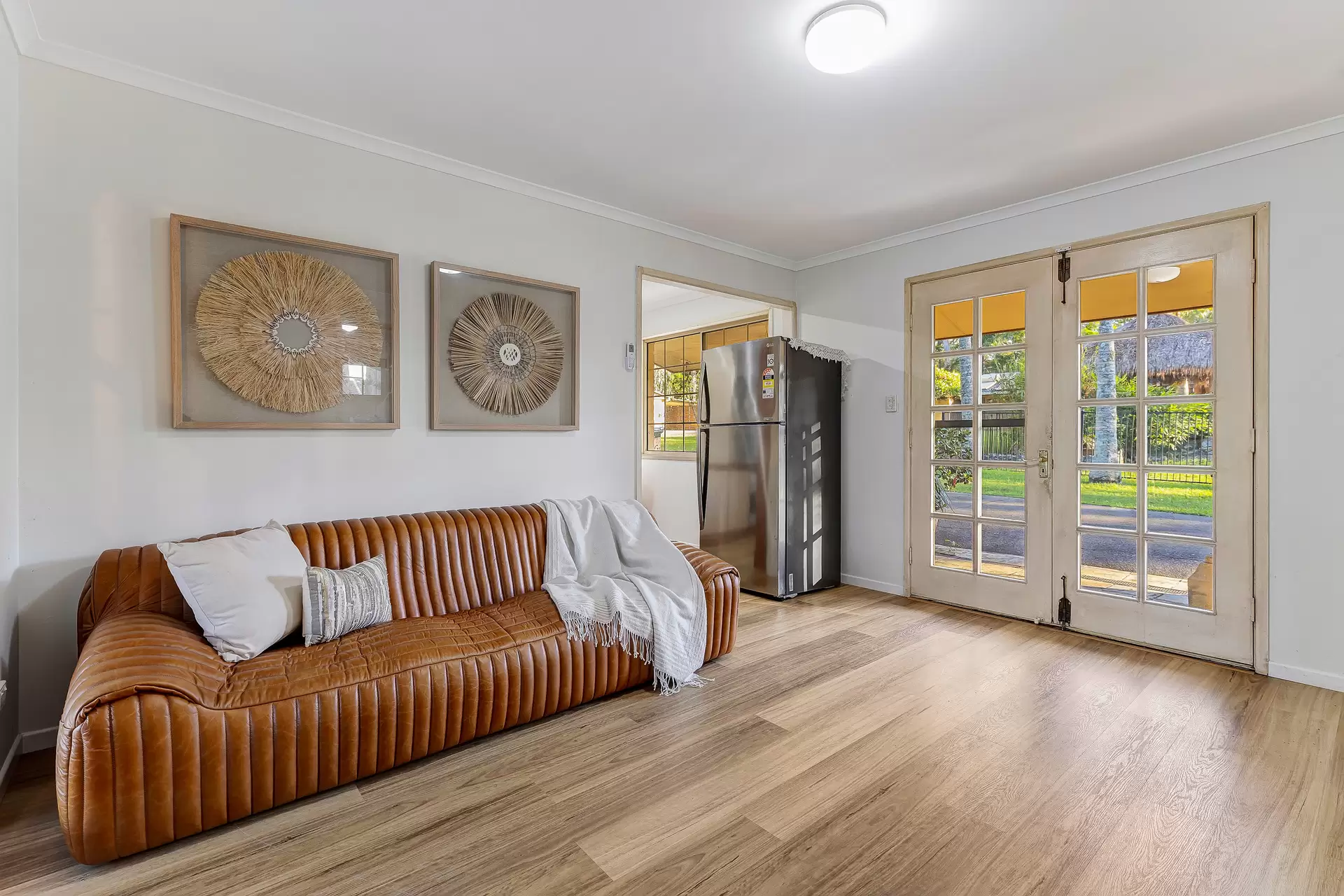 64 Oakridge Street, Burbank Sold by Queensland Sotheby's International Realty - image 1