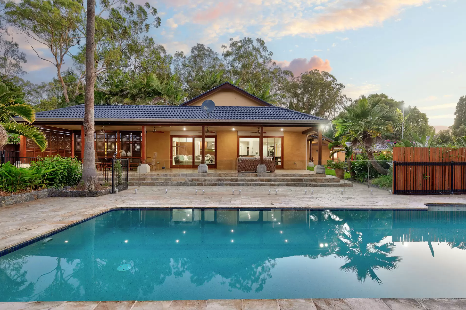 64 Oakridge Street, Burbank Sold by Queensland Sotheby's International Realty - image 1