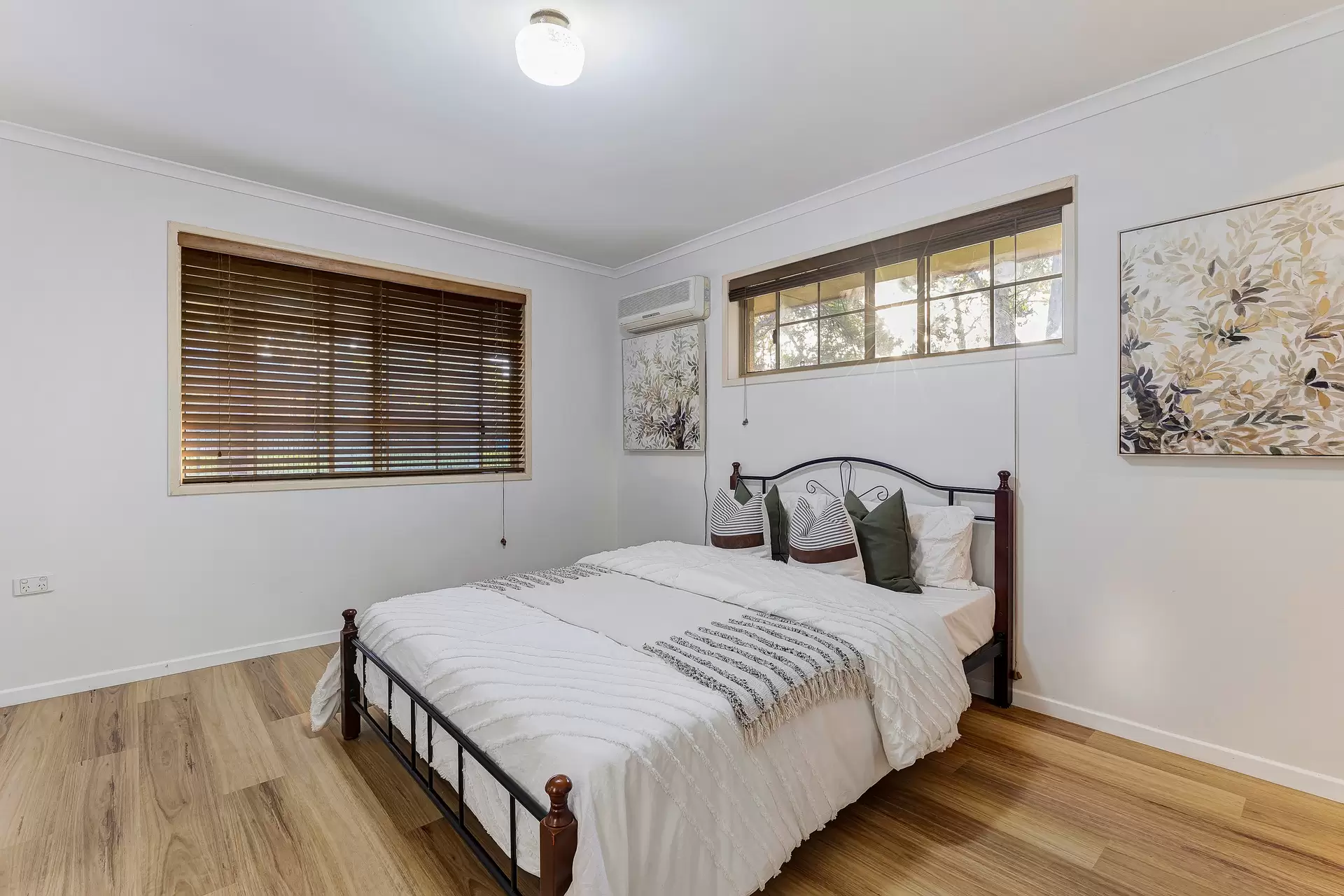 64 Oakridge Street, Burbank Sold by Queensland Sotheby's International Realty - image 1