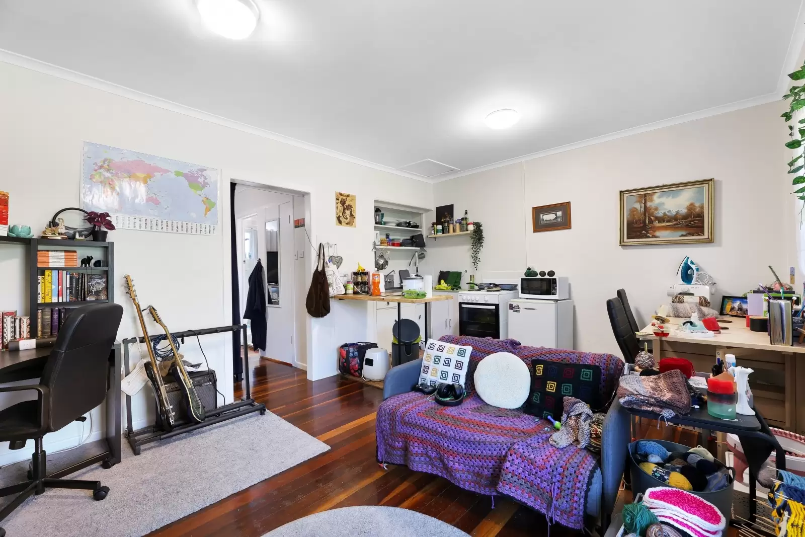 6/29 Leonard Avenue, Surfers Paradise Sold by  - image 1