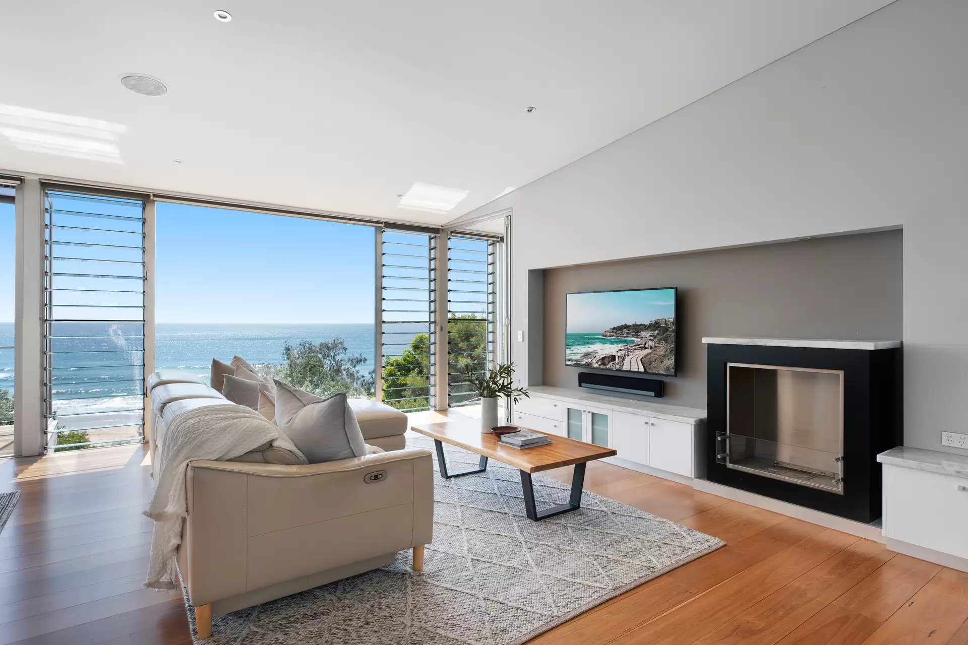 66 Tingira Crescent, Sunrise Beach Sold by Queensland Sotheby's International Realty - image 1