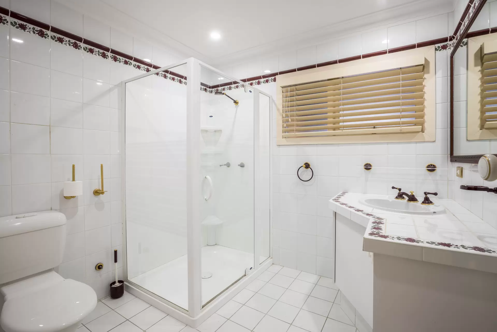 18 Neptune Court, Paradise Waters Sold by  - image 1