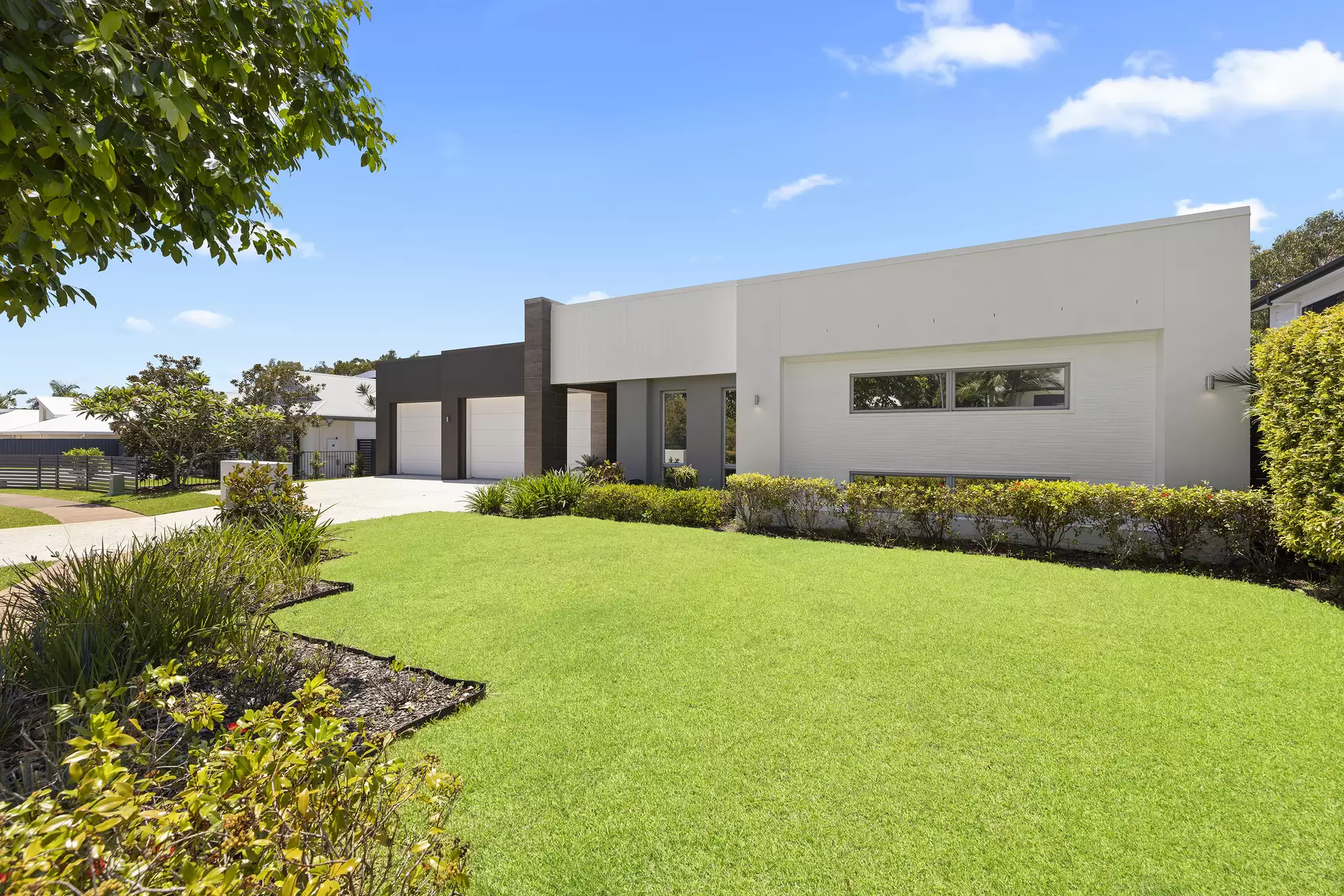 12 Crenshaw Place, Peregian Springs Sold by Queensland Sotheby's International Realty - image 1