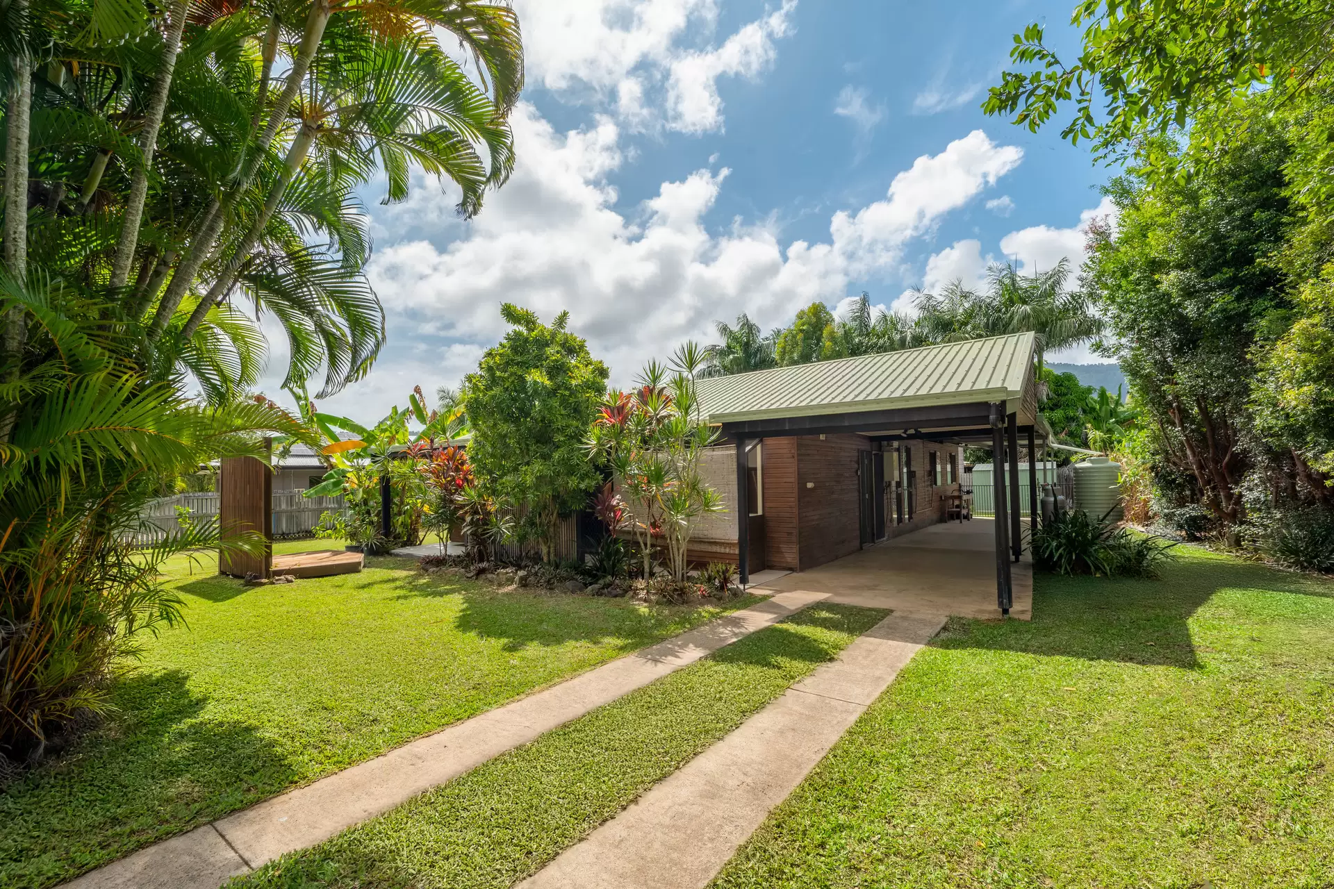 11 Wildlife Road, Jubilee Pocket Sold by Queensland Sotheby's International Realty - image 1