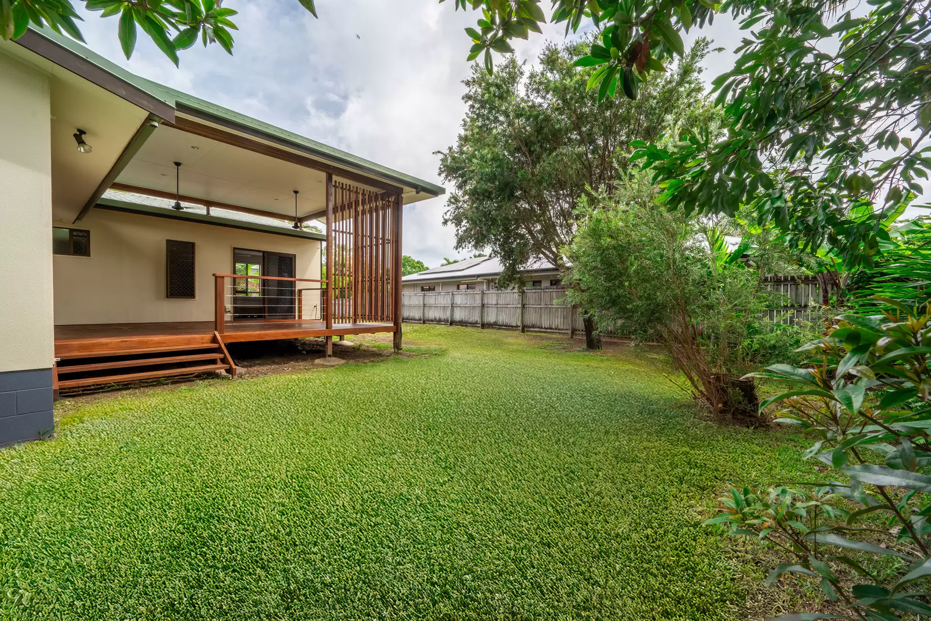 11 Wildlife Road, Jubilee Pocket Sold by Queensland Sotheby's International Realty - image 1