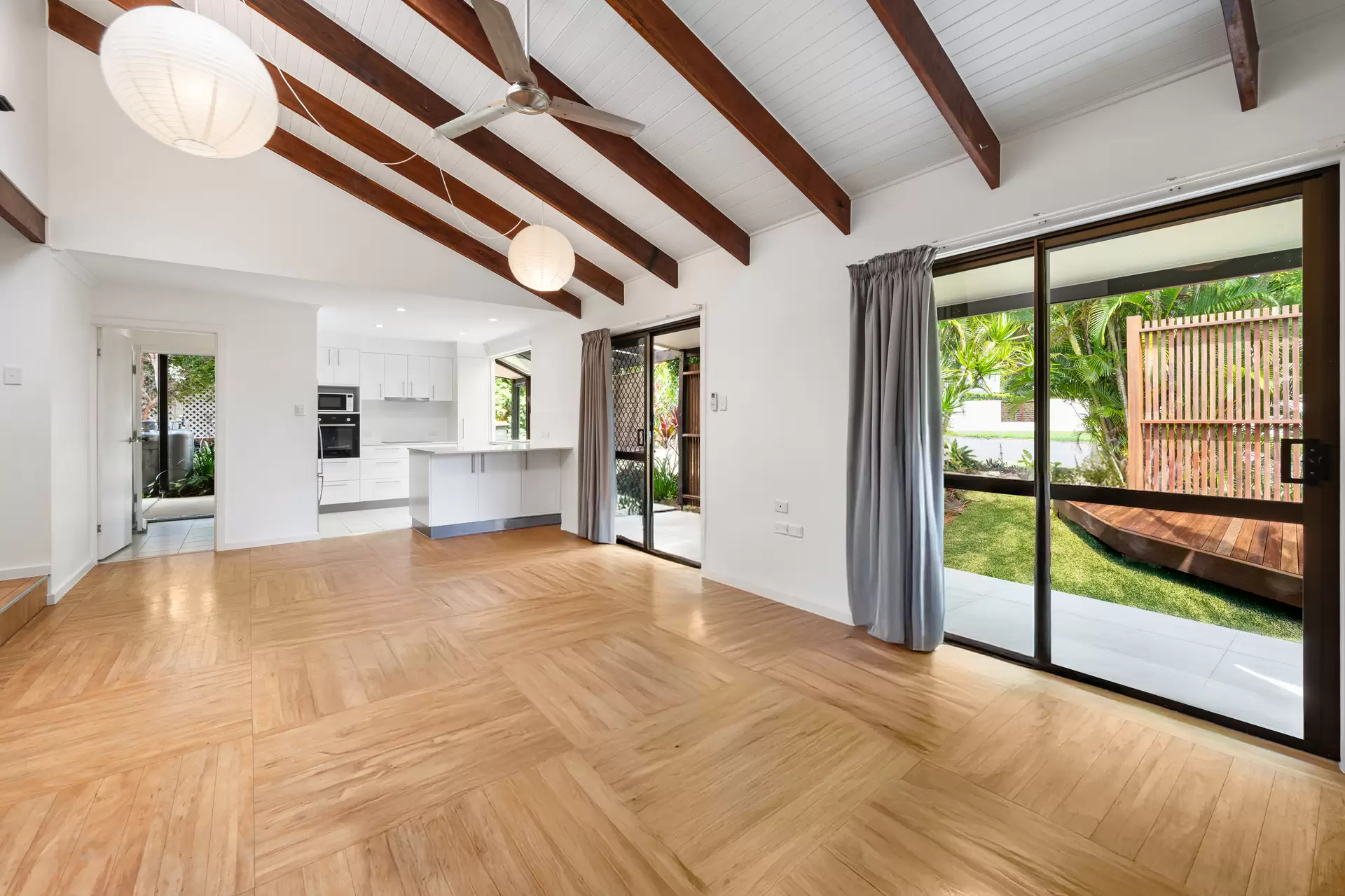 11 Wildlife Road, Jubilee Pocket Sold by Queensland Sotheby's International Realty - image 1