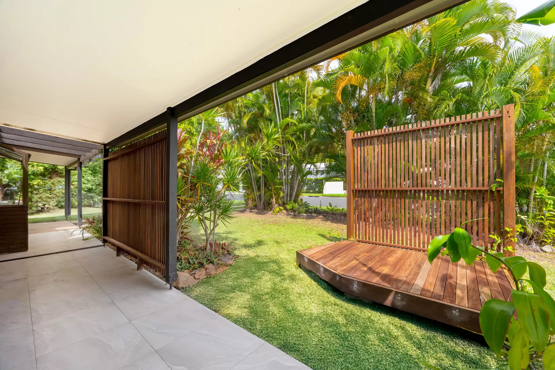 11 Wildlife Road, Jubilee Pocket Sold by Queensland Sotheby's International Realty - image 1