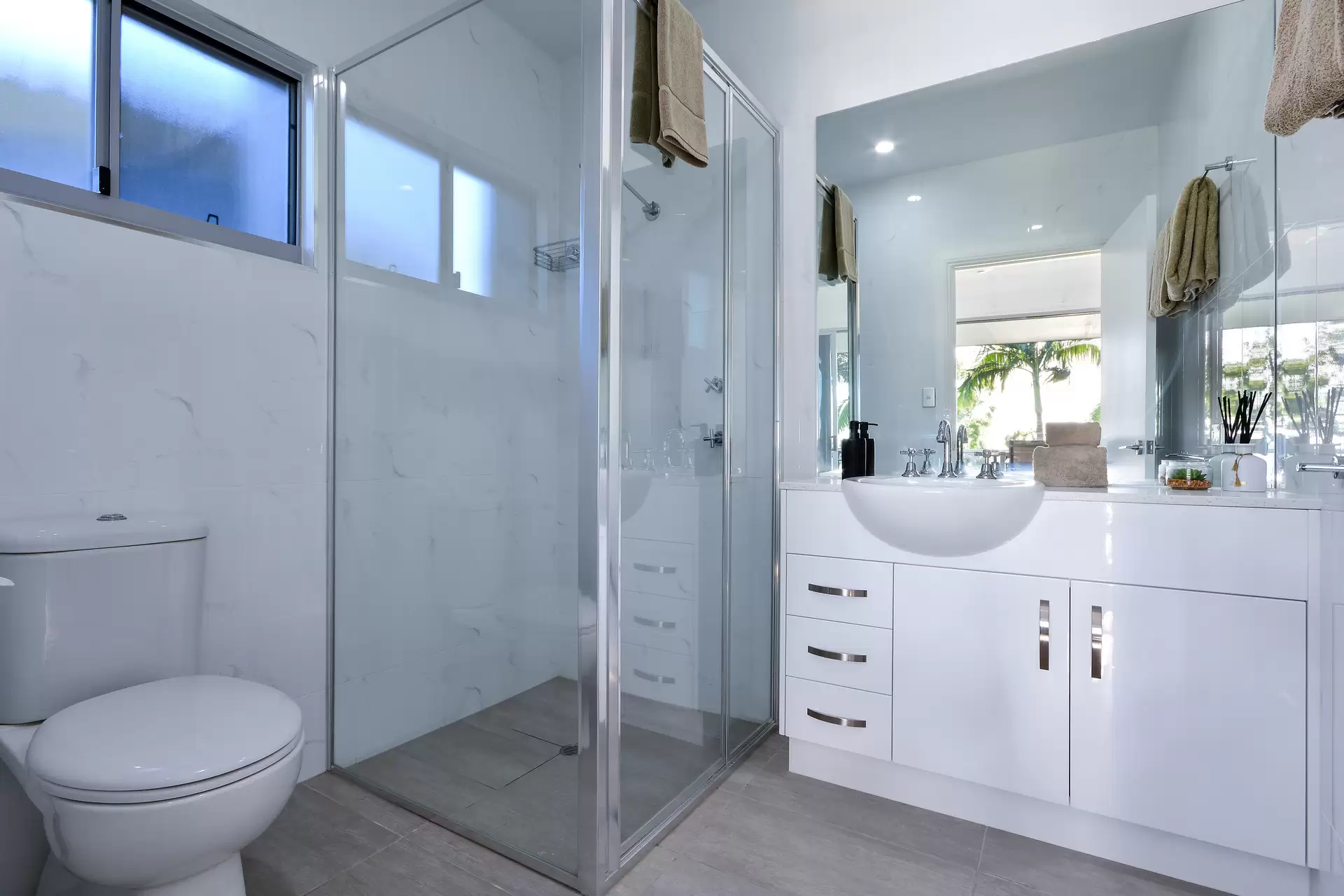 6/2 Banksia Court, Hamilton Island For Sale by Queensland Sotheby's International Realty - image 1