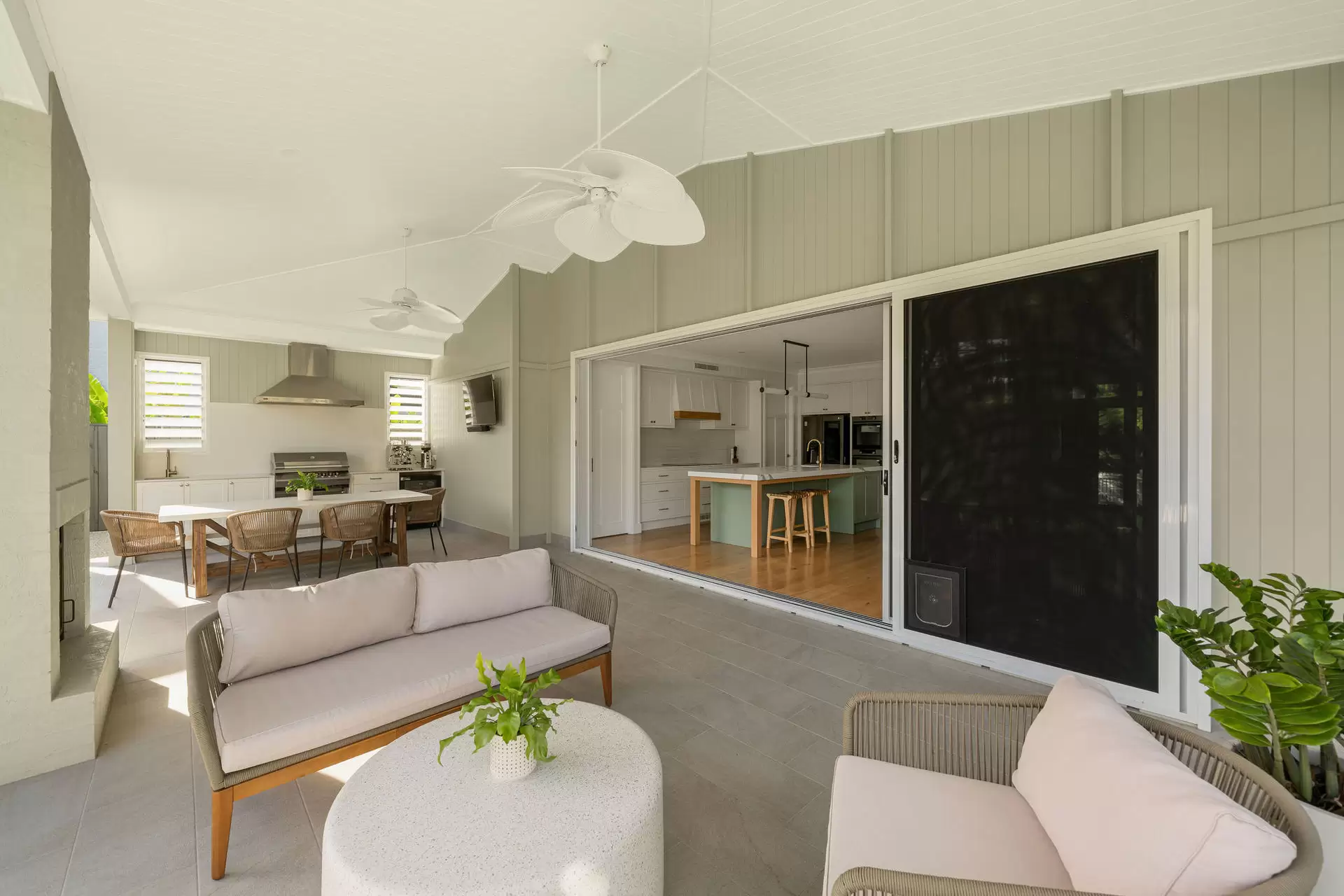 14 Cressey Street, Wavell Heights Sold by Queensland Sotheby's International Realty - image 1