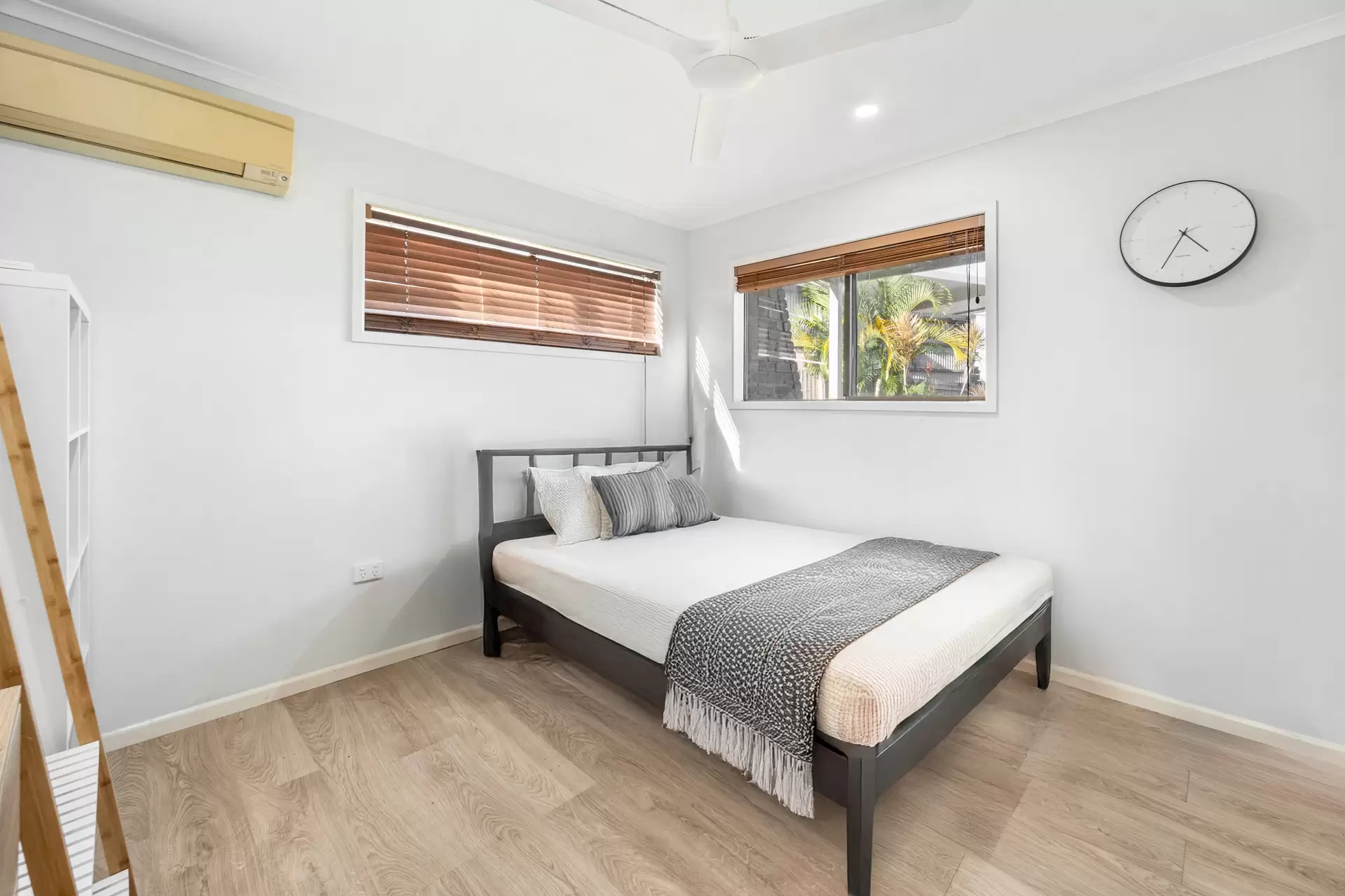 21 Stewart Drive, Cannonvale Sold by Queensland Sotheby's International Realty - image 1