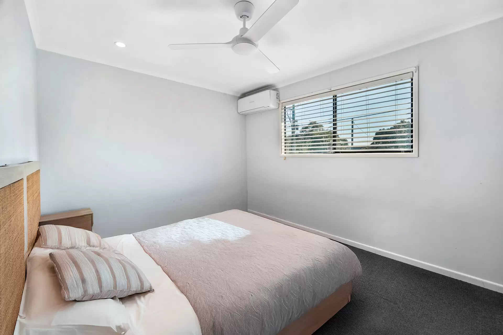 21 Stewart Drive, Cannonvale Sold by Queensland Sotheby's International Realty - image 1