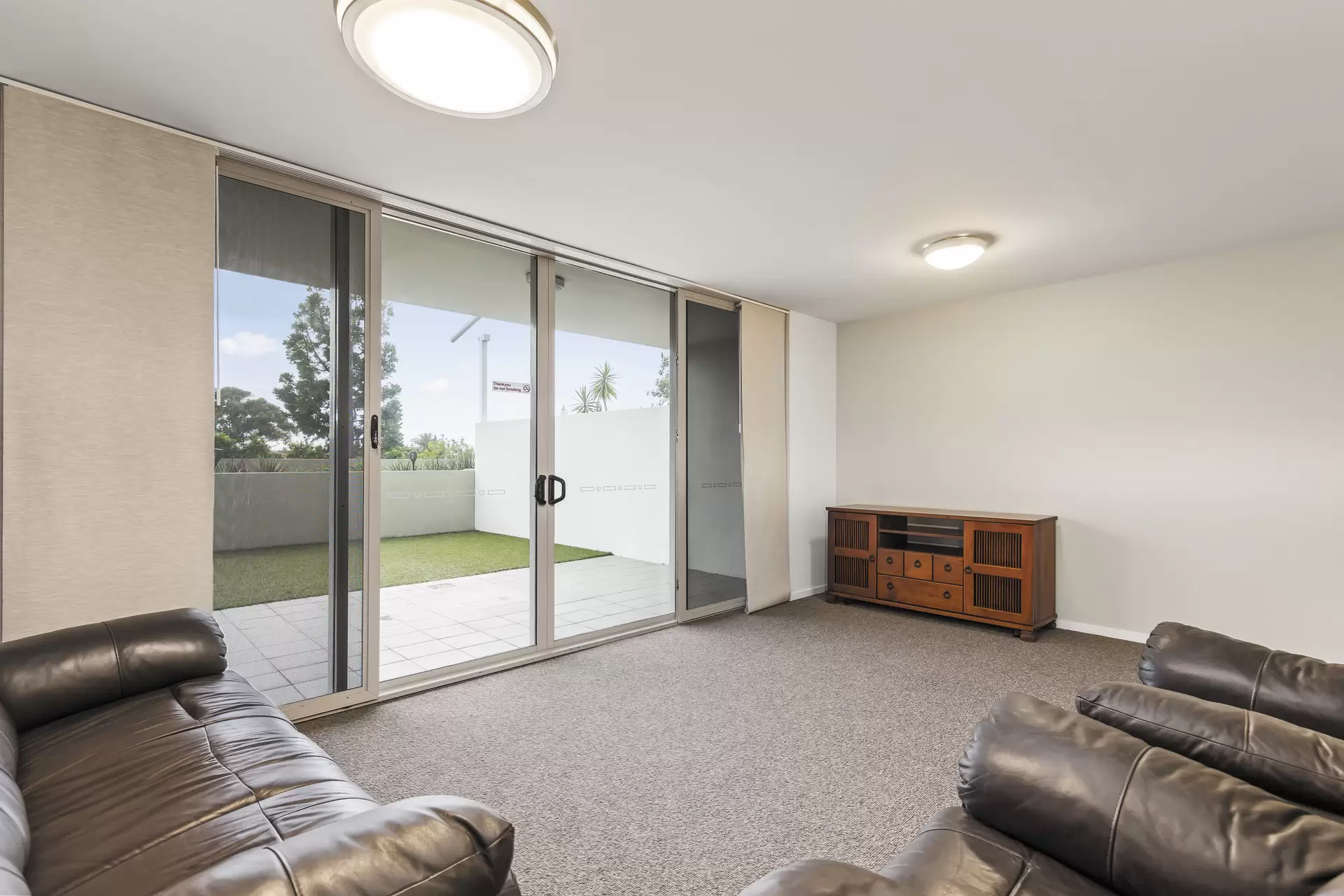 1/135-139 Shore Street West, Cleveland Sold by Queensland Sotheby's International Realty - image 1