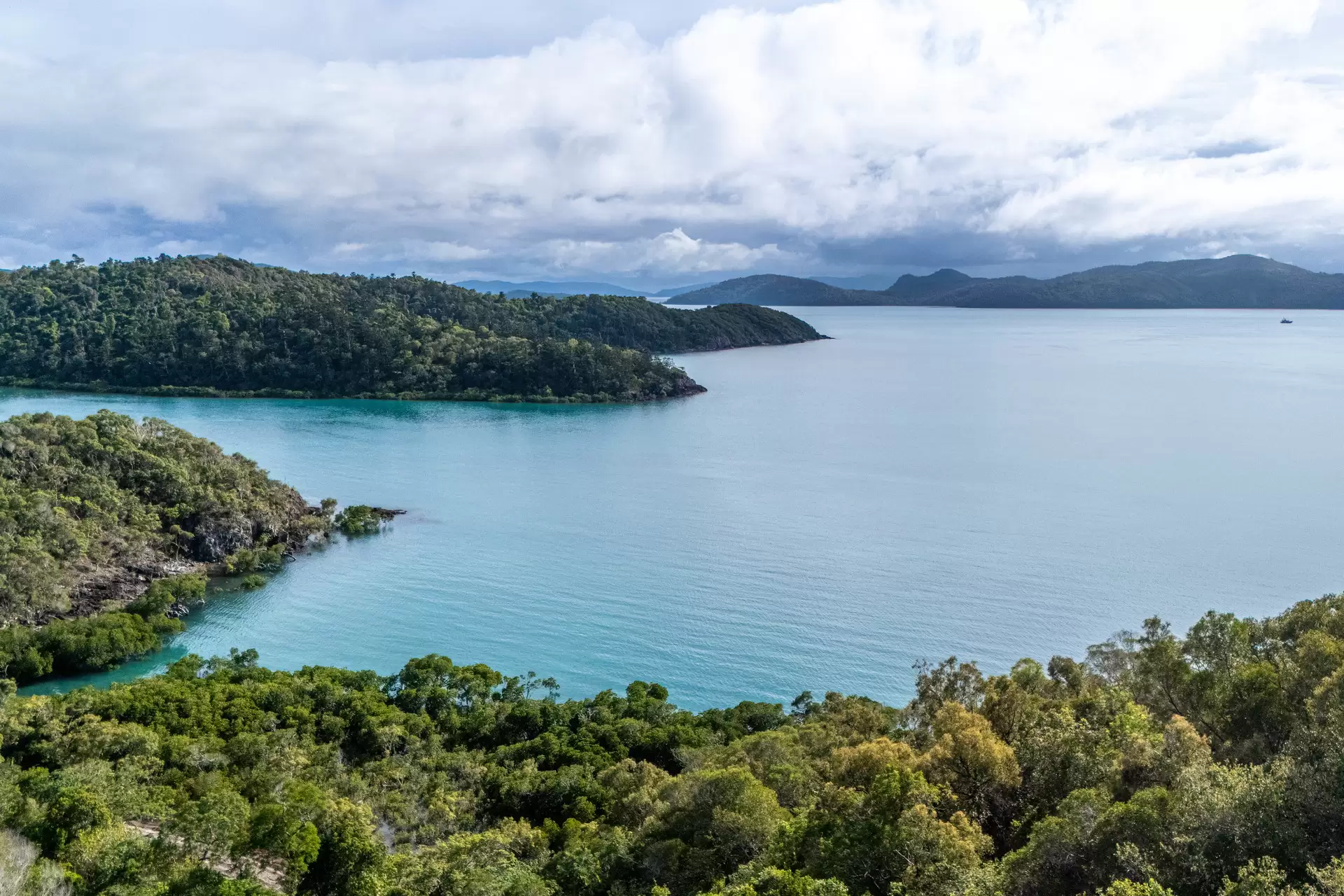 13 Passage Avenue, Shute Harbour Sold by Queensland Sotheby's International Realty - image 1