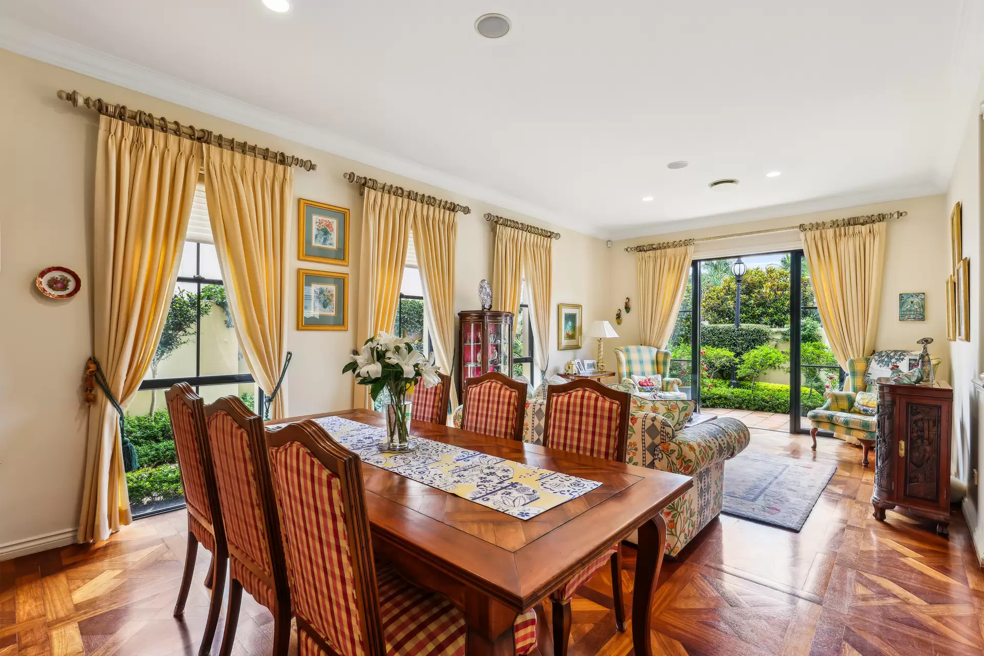 1/37 Cronin Avenue, Main Beach Sold by Queensland Sotheby's International Realty - image 1