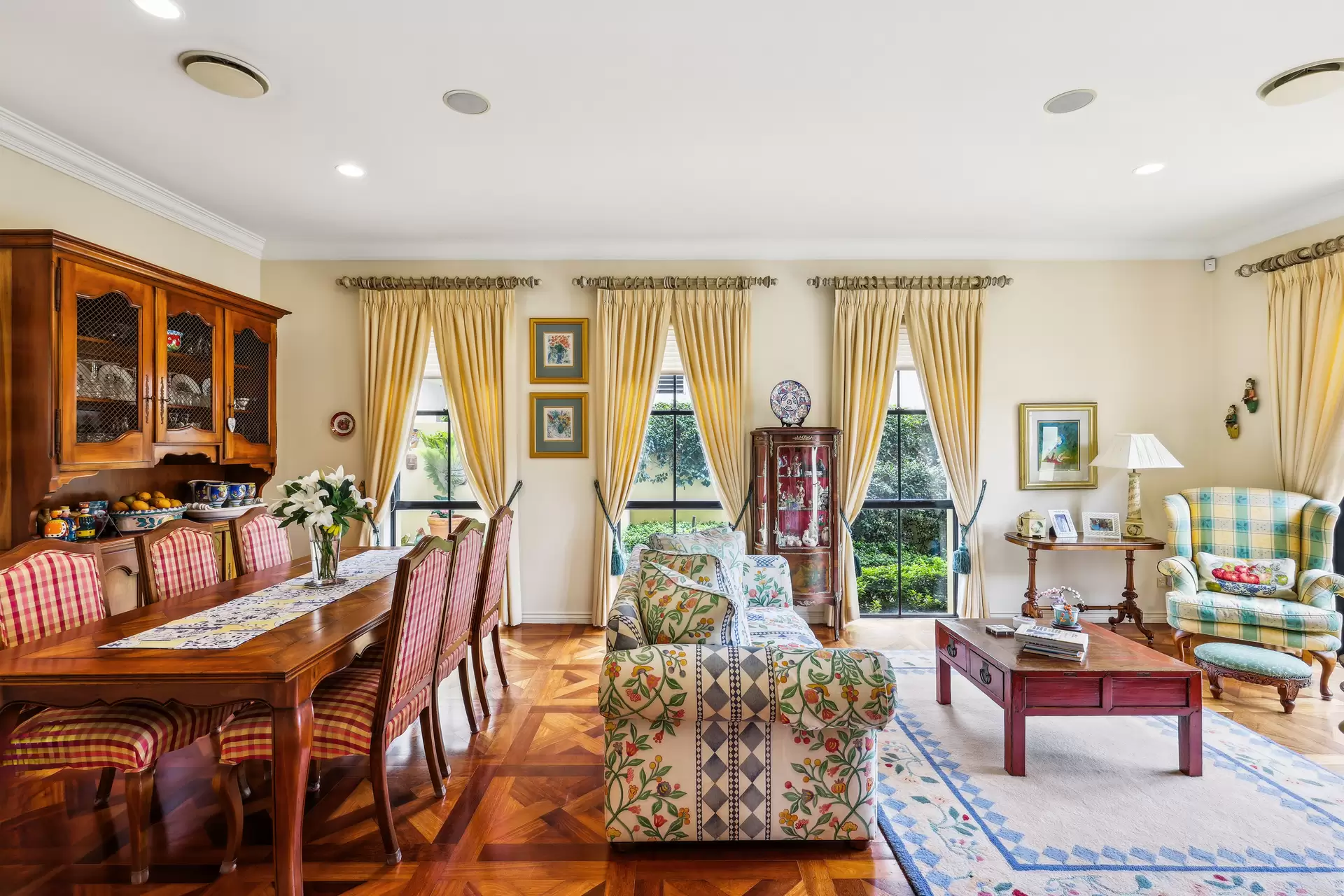 1/37 Cronin Avenue, Main Beach Sold by Queensland Sotheby's International Realty - image 1