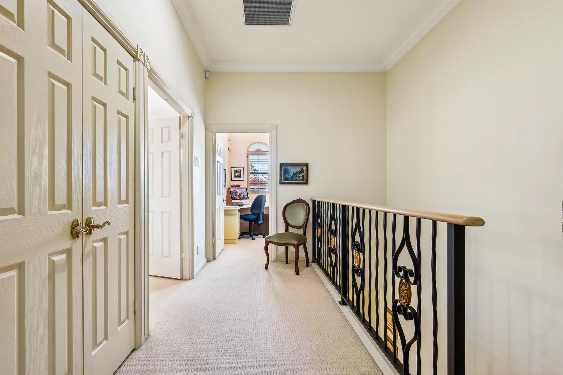 1/37 Cronin Avenue, Main Beach Sold by Queensland Sotheby's International Realty - image 1
