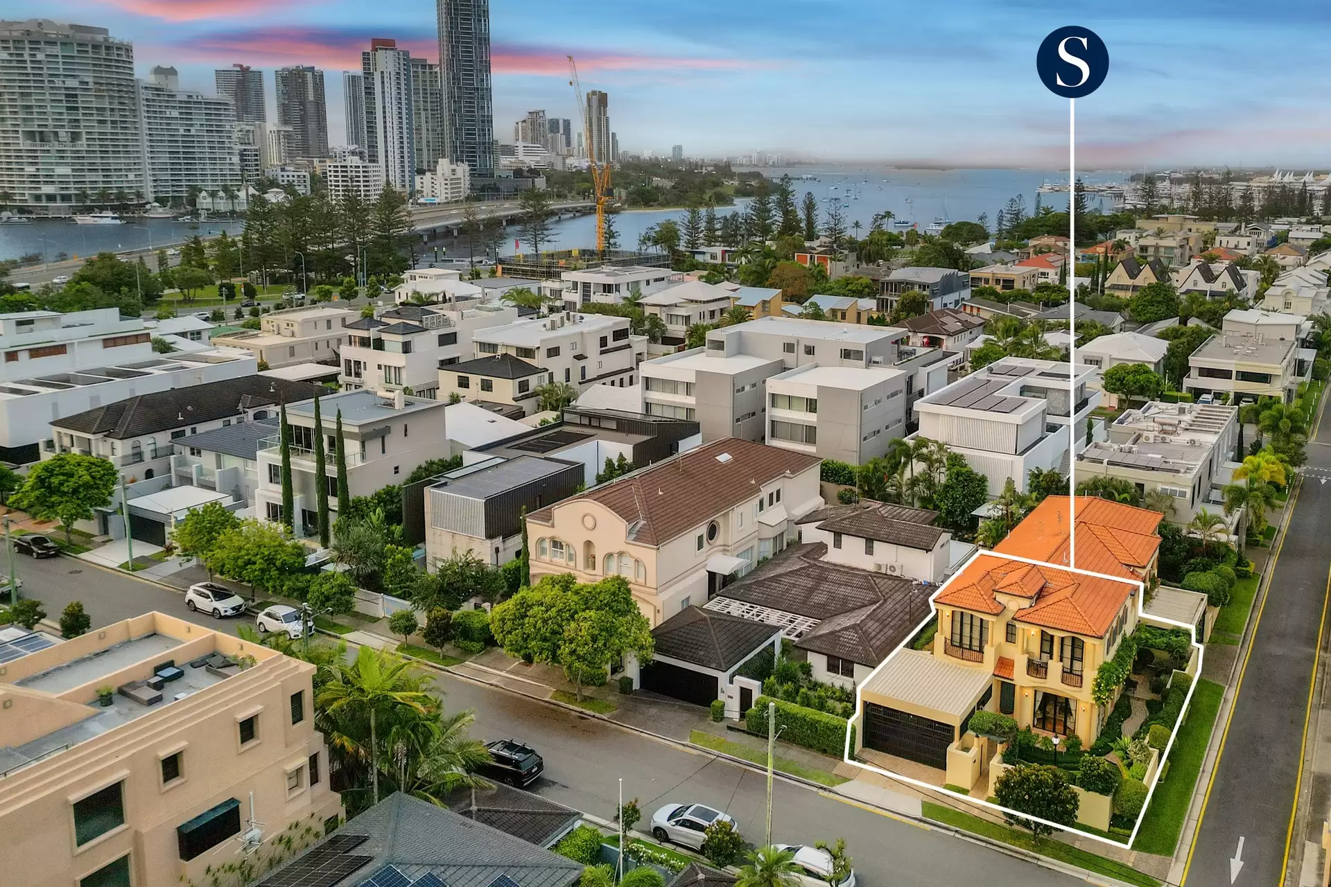 1/37 Cronin Avenue, Main Beach Sold by Queensland Sotheby's International Realty - image 1