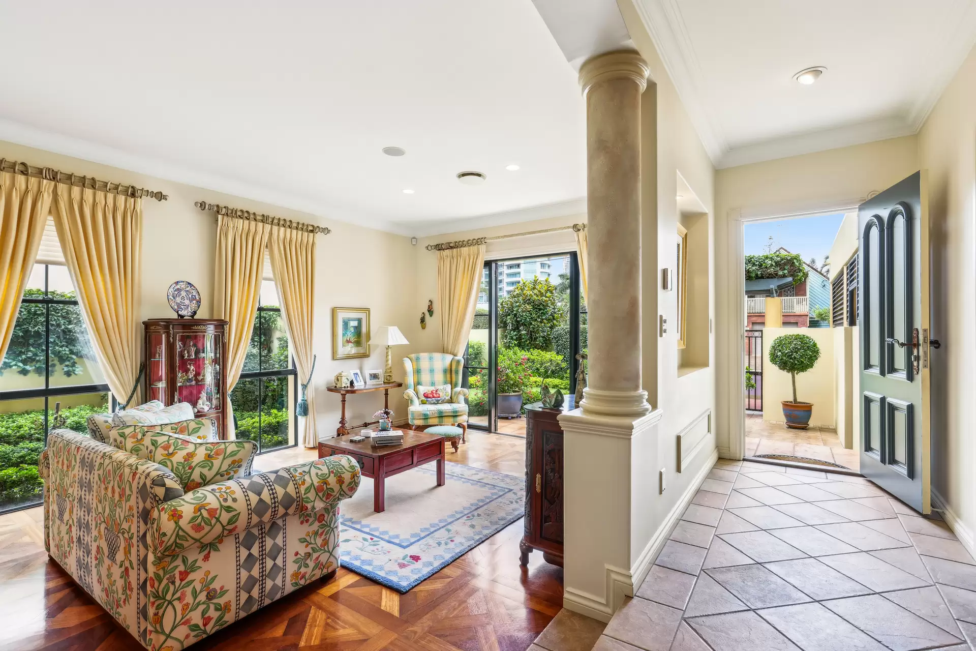 1/37 Cronin Avenue, Main Beach Sold by Queensland Sotheby's International Realty - image 1