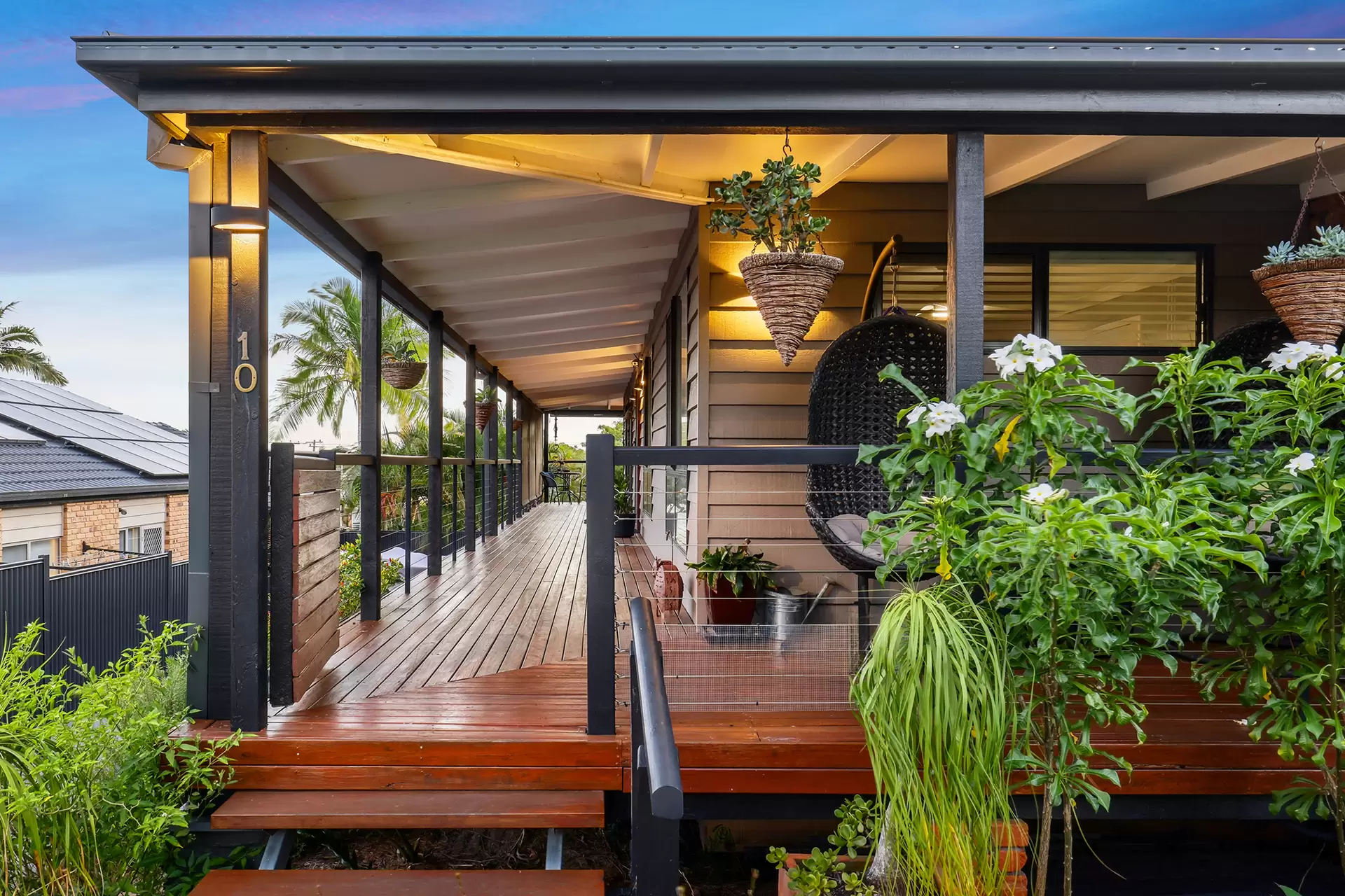 10 Cannon Street, Southport Sold by Queensland Sotheby's International Realty - image 1