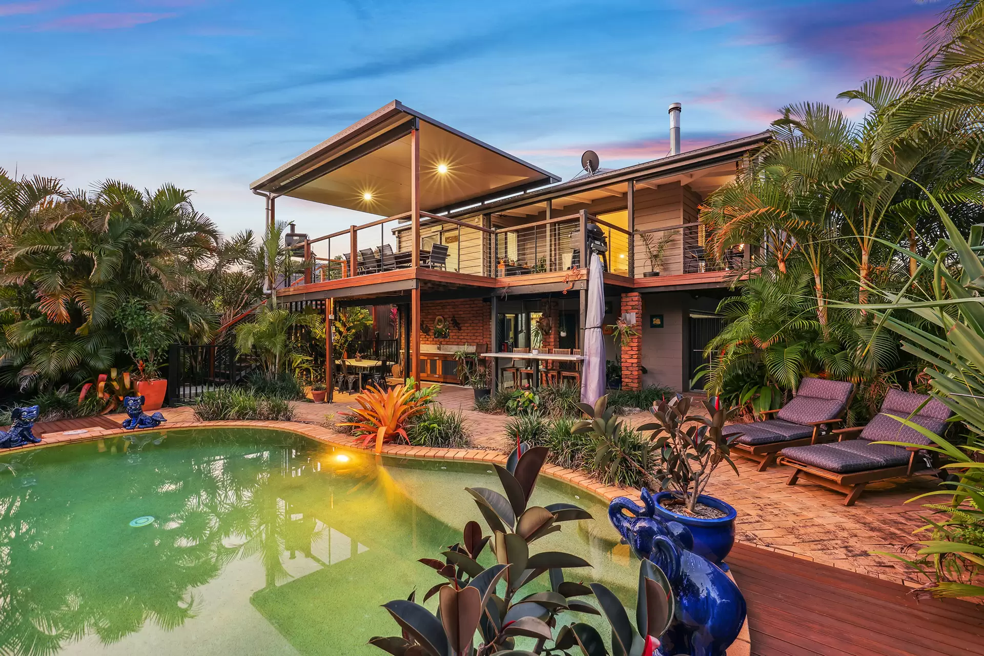 10 Cannon Street, Southport Sold by Queensland Sotheby's International Realty - image 1