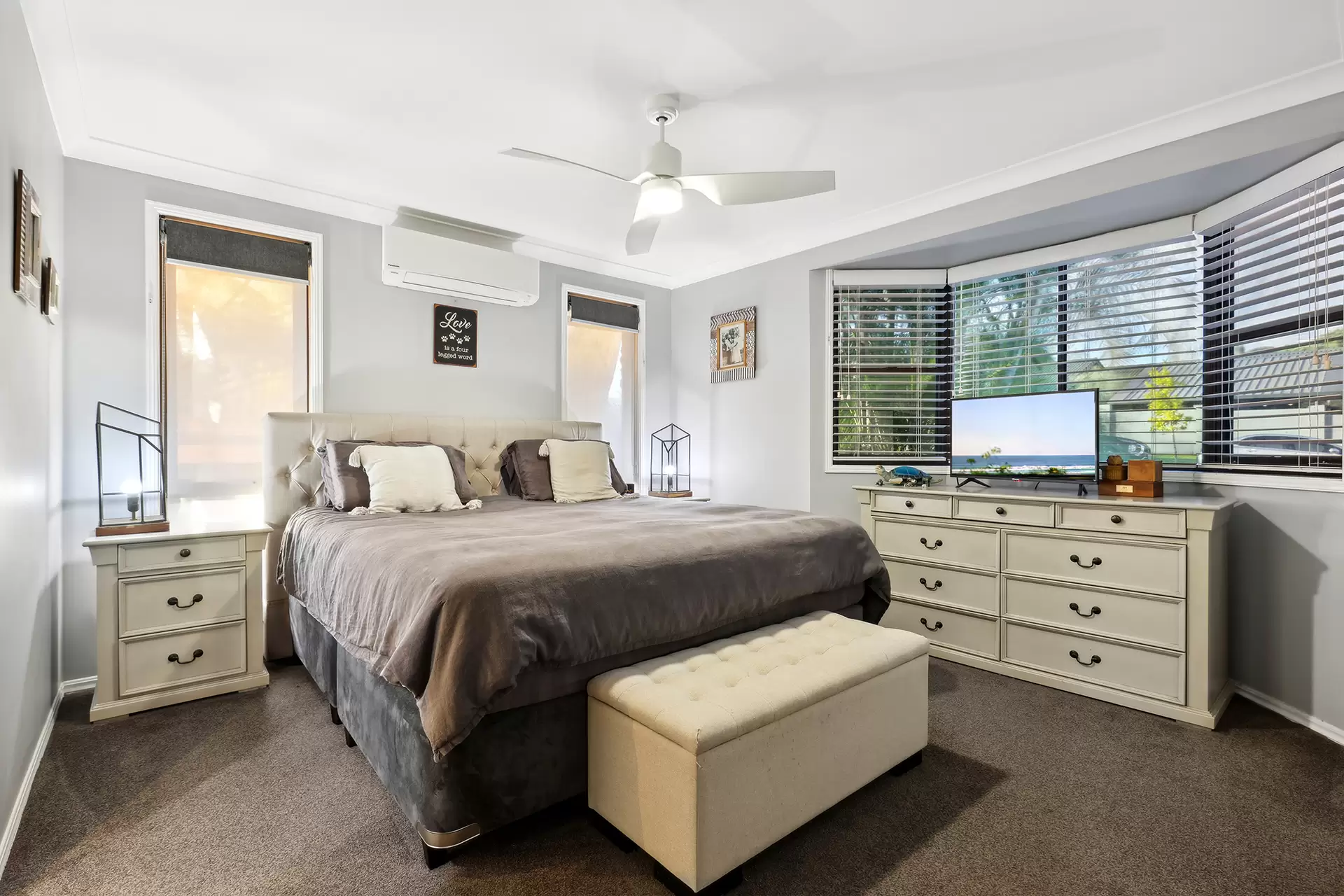 10 Cannon Street, Southport Sold by Queensland Sotheby's International Realty - image 1