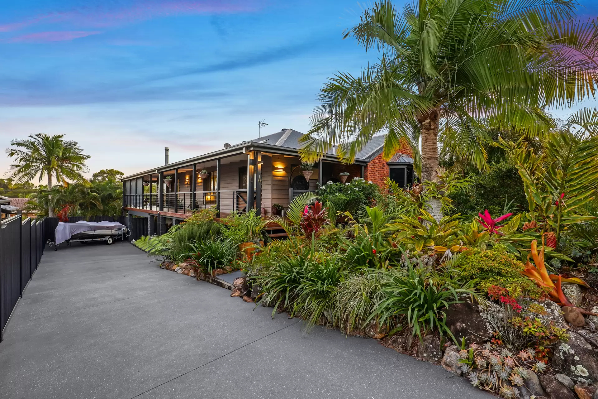 10 Cannon Street, Southport Sold by Queensland Sotheby's International Realty - image 1