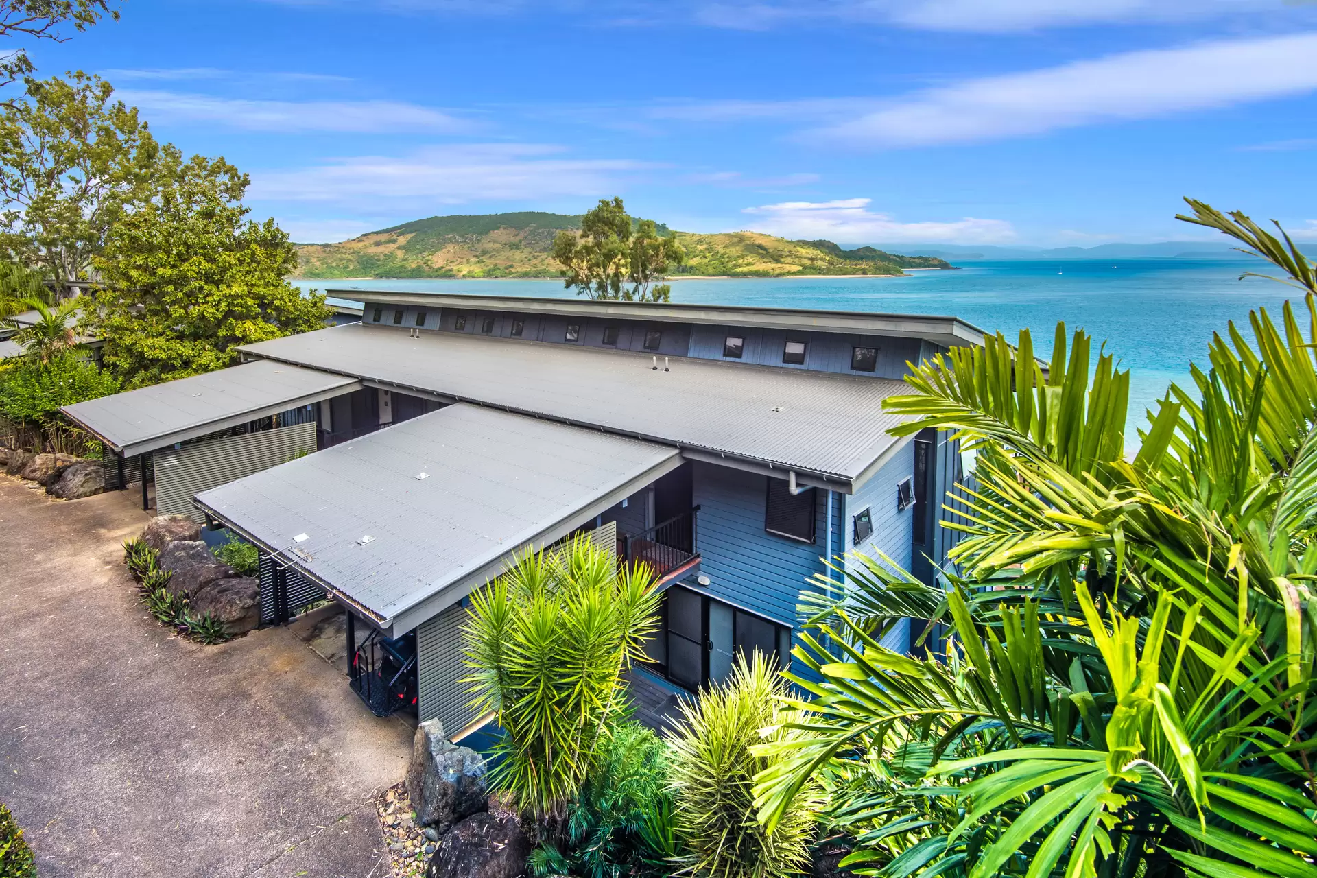 26/5 Acacia Drive, Hamilton Island Sold by Queensland Sotheby's International Realty - image 1