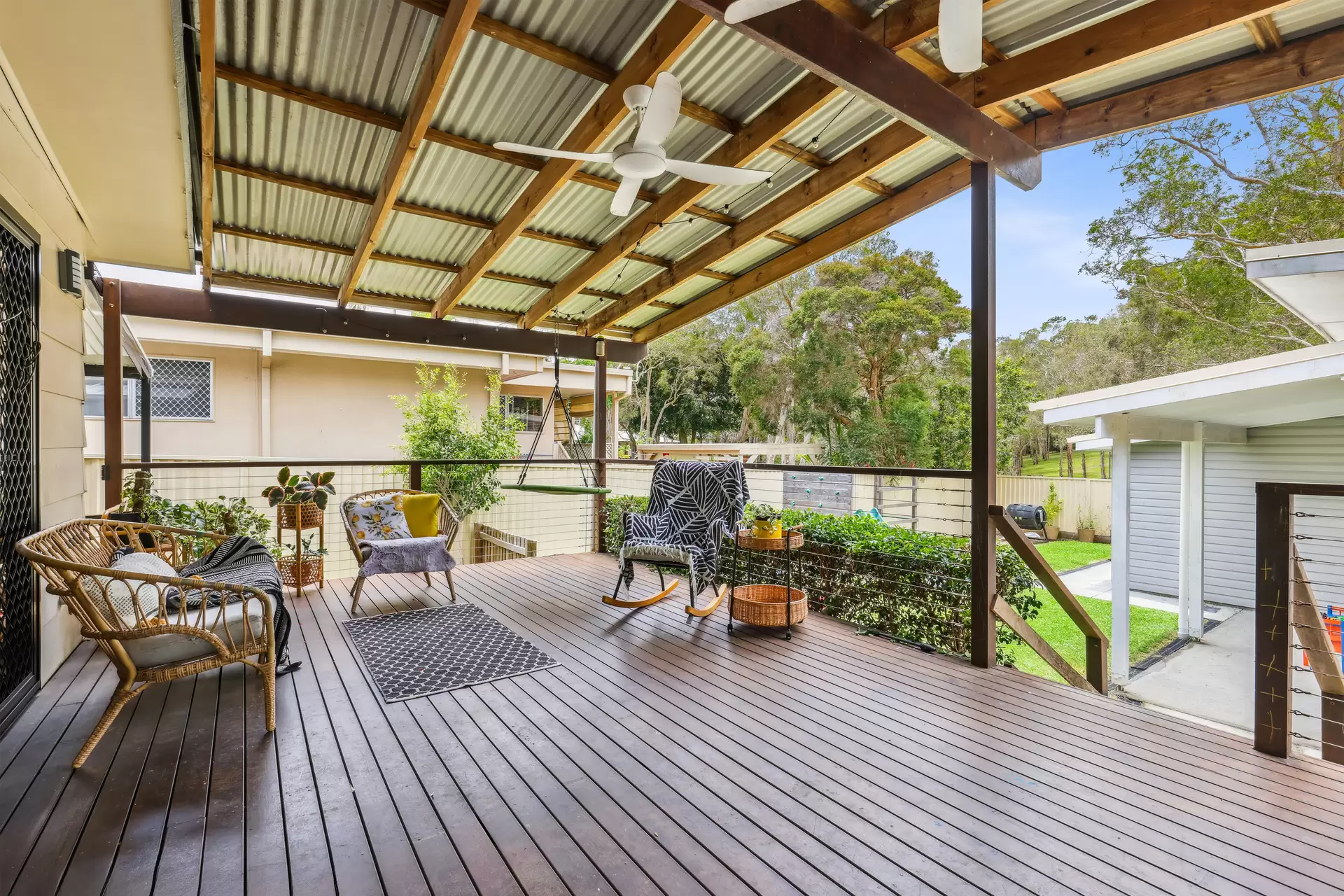 25  Moora Street, Ashmore Sold by Queensland Sotheby's International Realty - image 1
