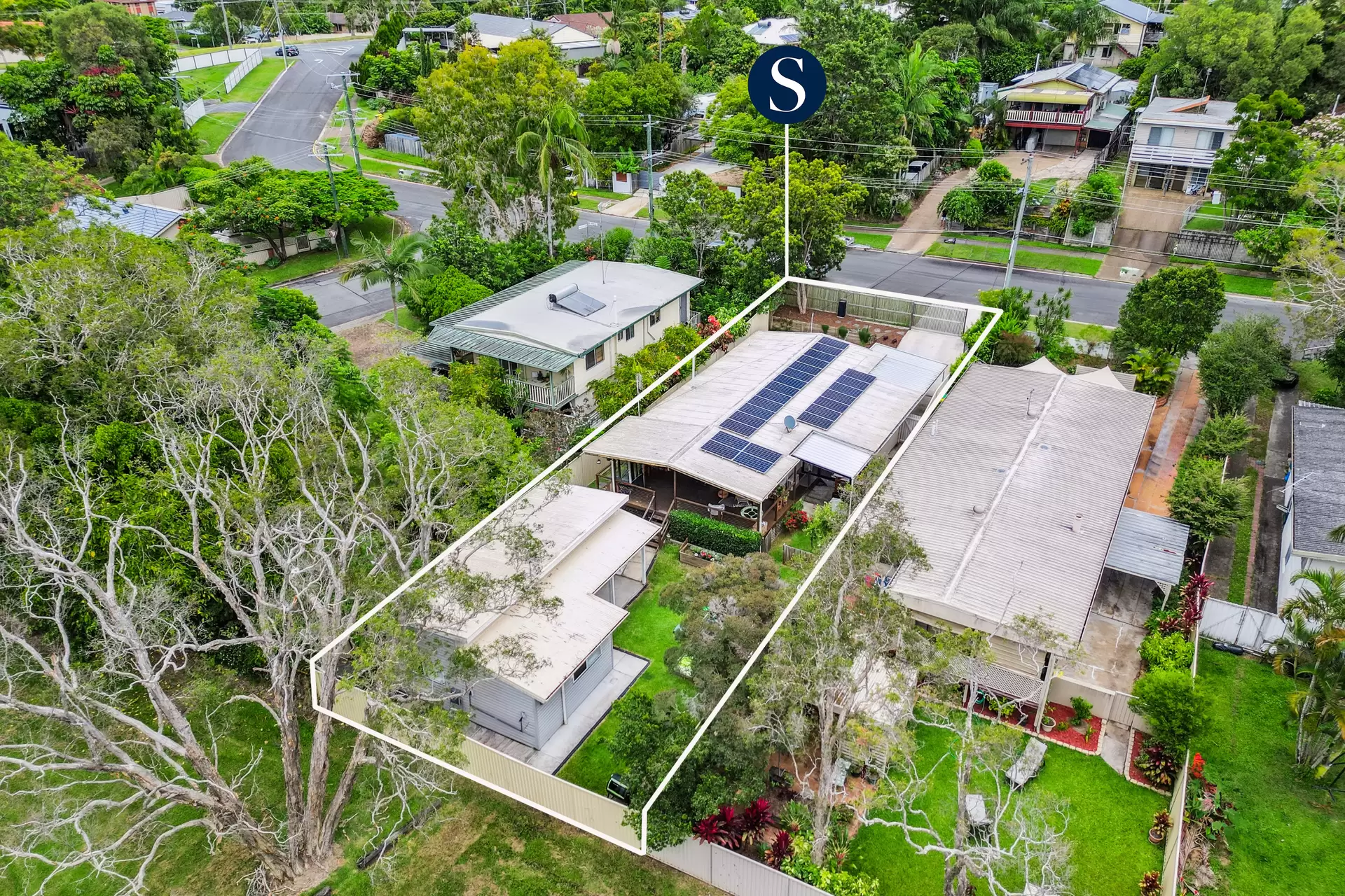 25  Moora Street, Ashmore Sold by Queensland Sotheby's International Realty - image 1