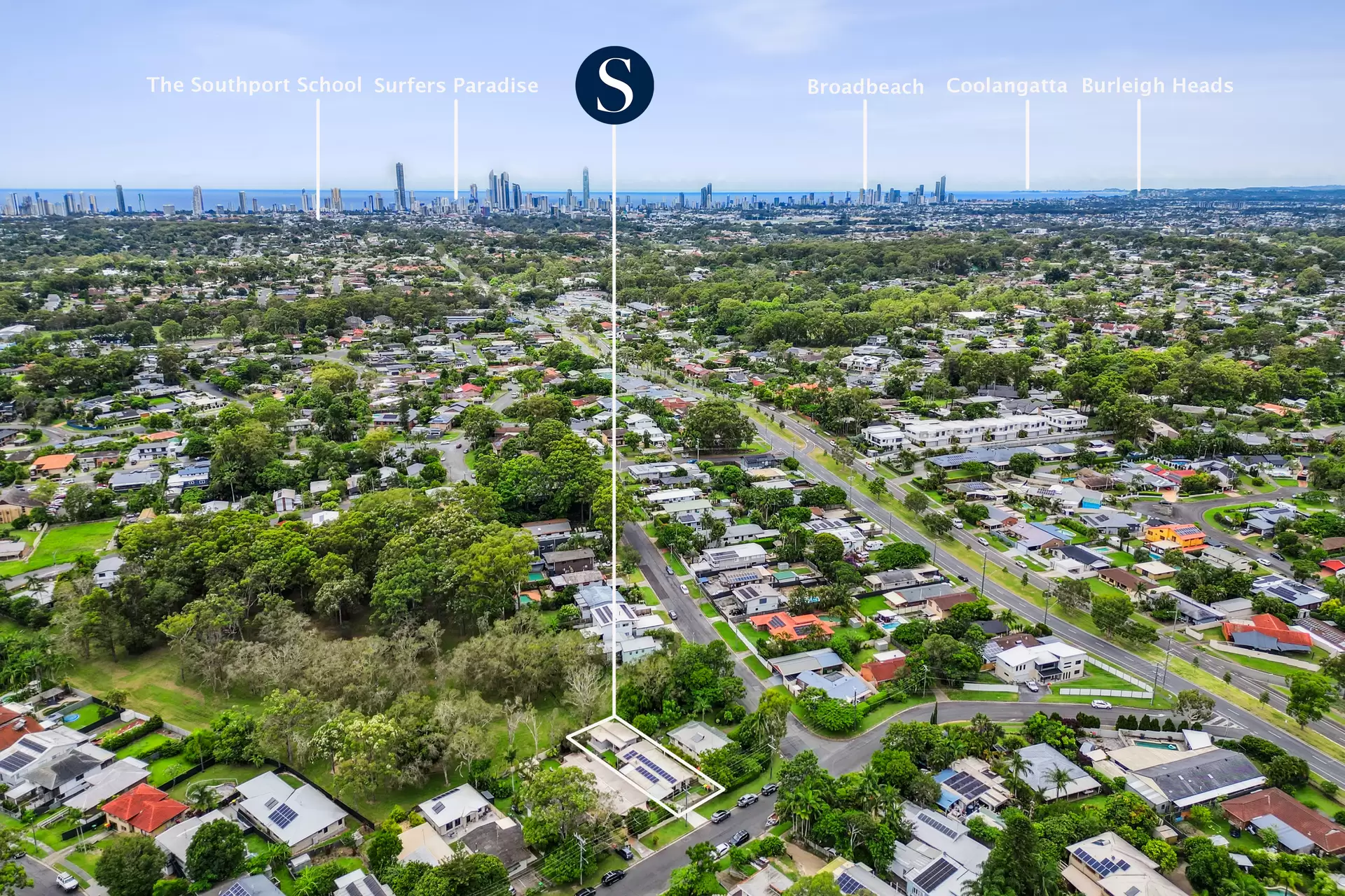 25  Moora Street, Ashmore Sold by Queensland Sotheby's International Realty - image 1