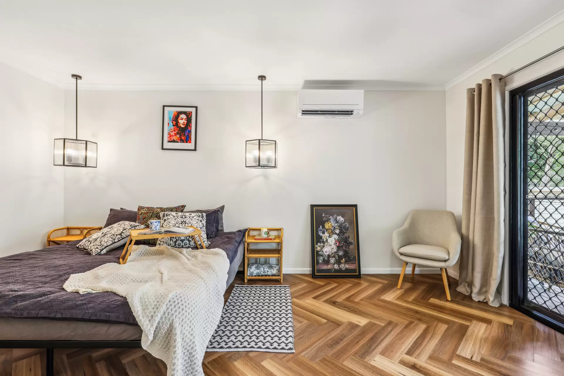 25  Moora Street, Ashmore Sold by Queensland Sotheby's International Realty - image 1